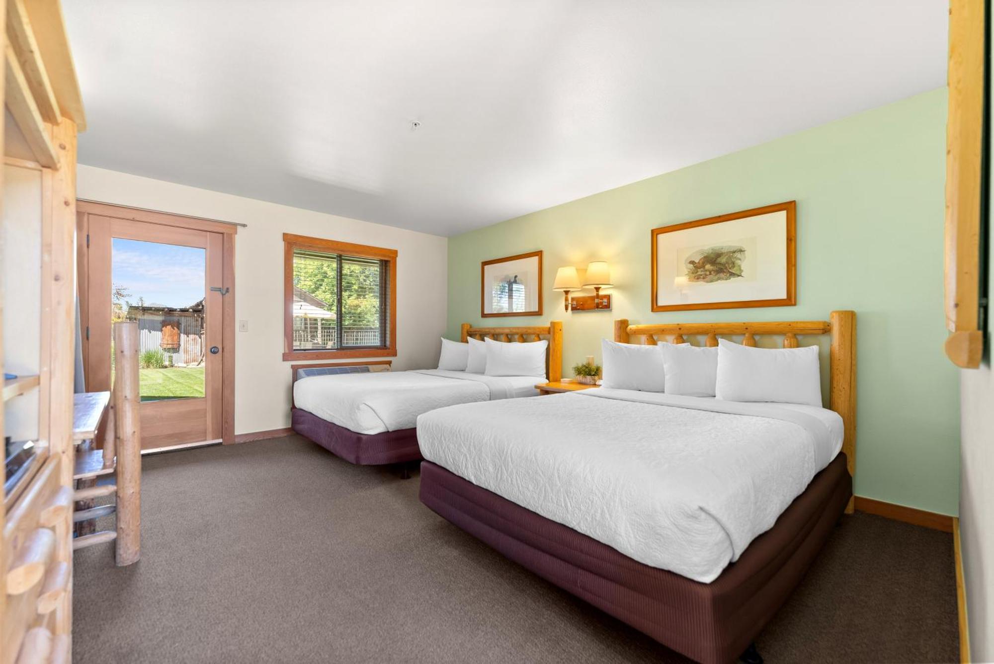 Deluxe Queen Room with Two Queen Beds