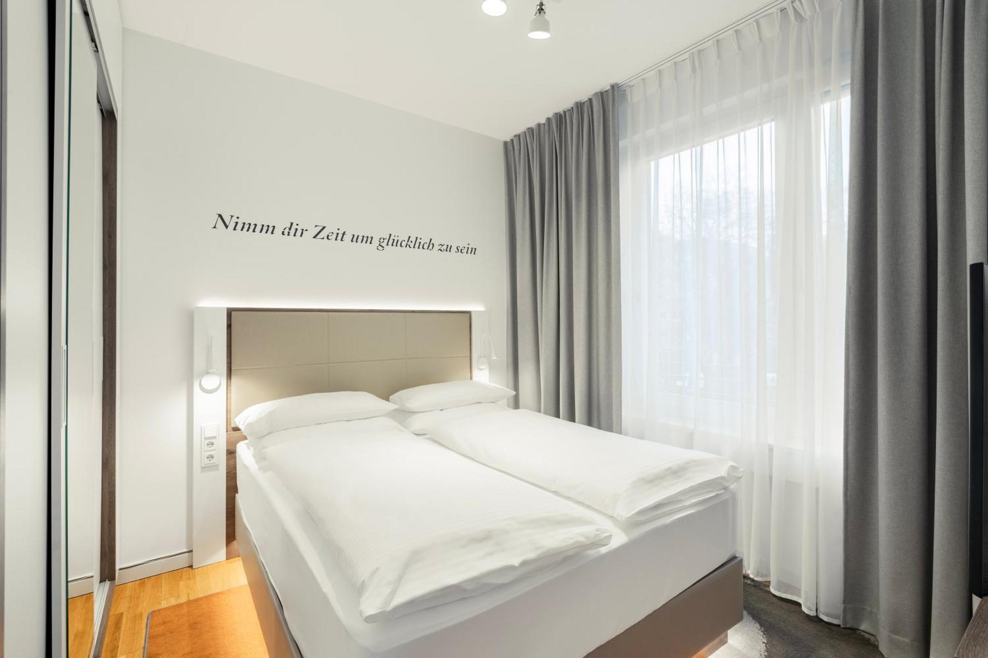 Apartment Deluxe with Living Area and Balcony,1642364992:JPEG