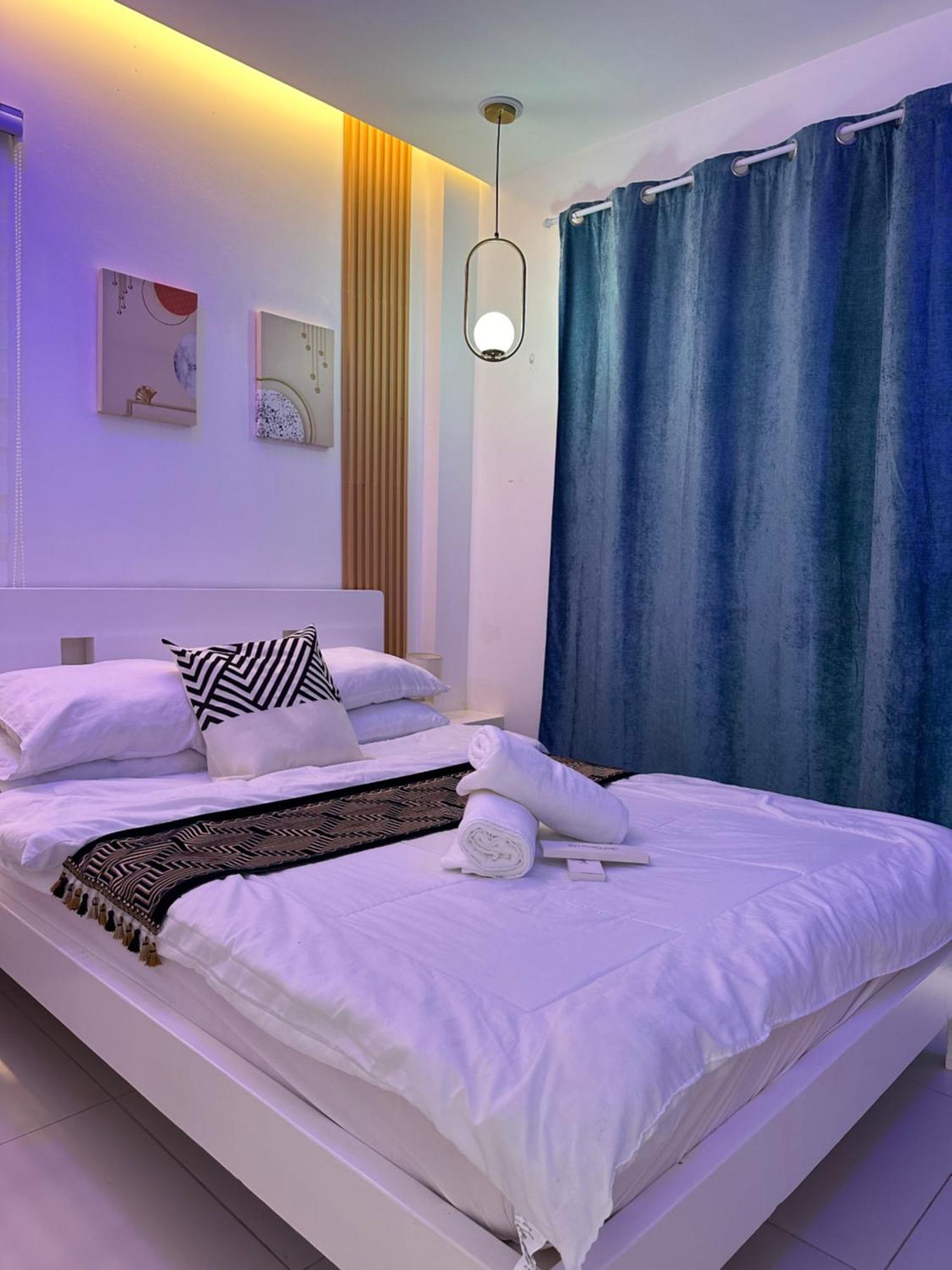 Deluxe Queen Suite