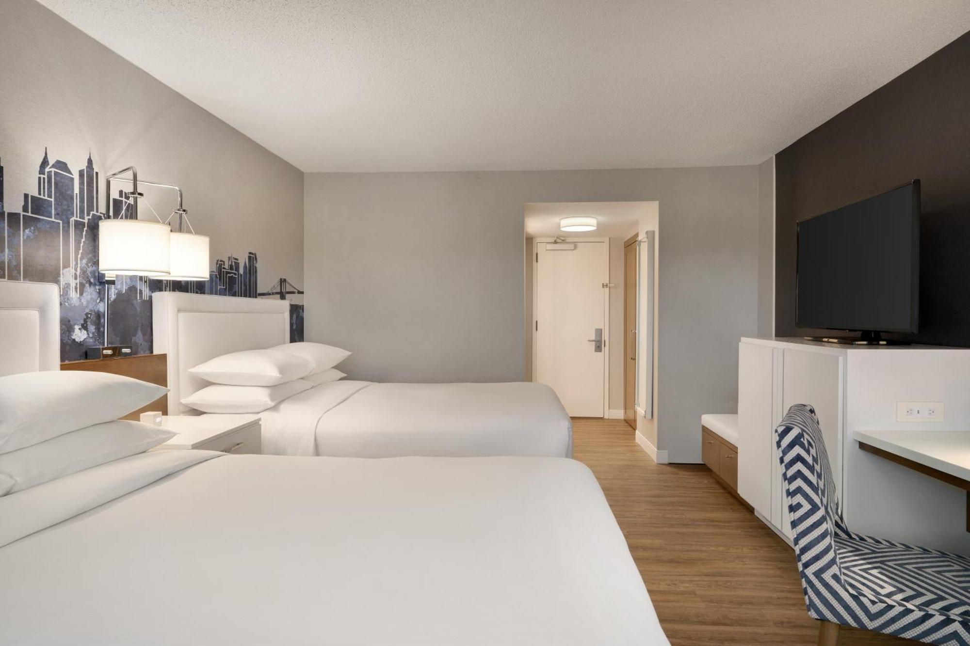 Deluxe Queen Room with Two Queen Beds