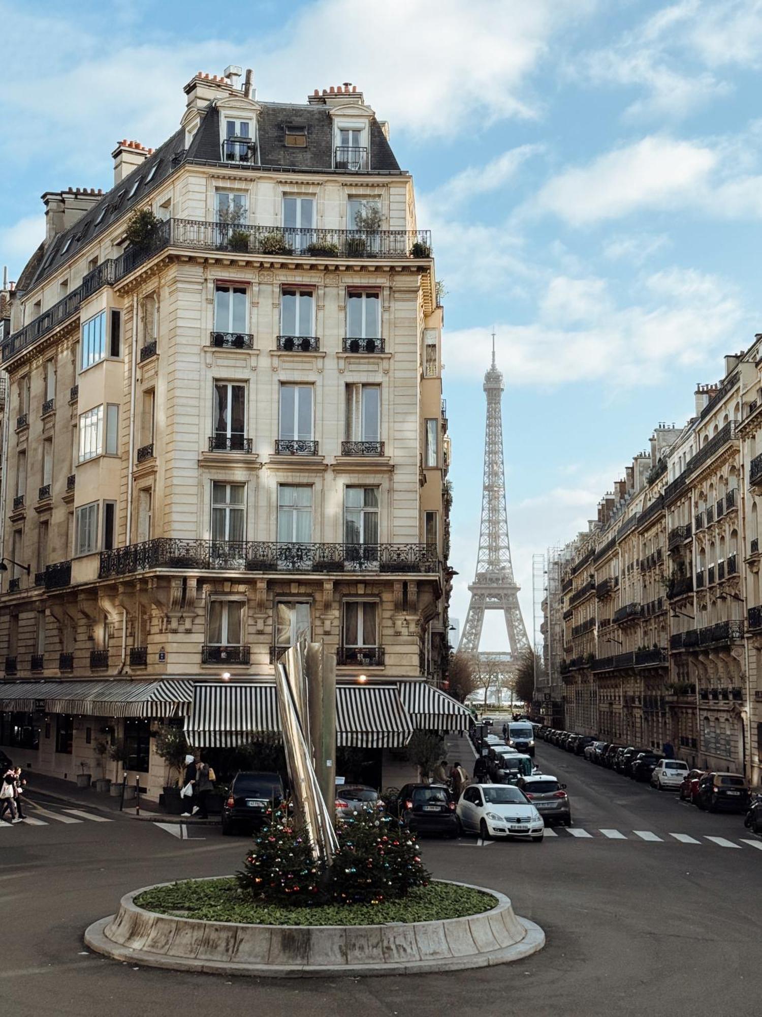 Prestige Twin Room Eifflel Tower View Balcony