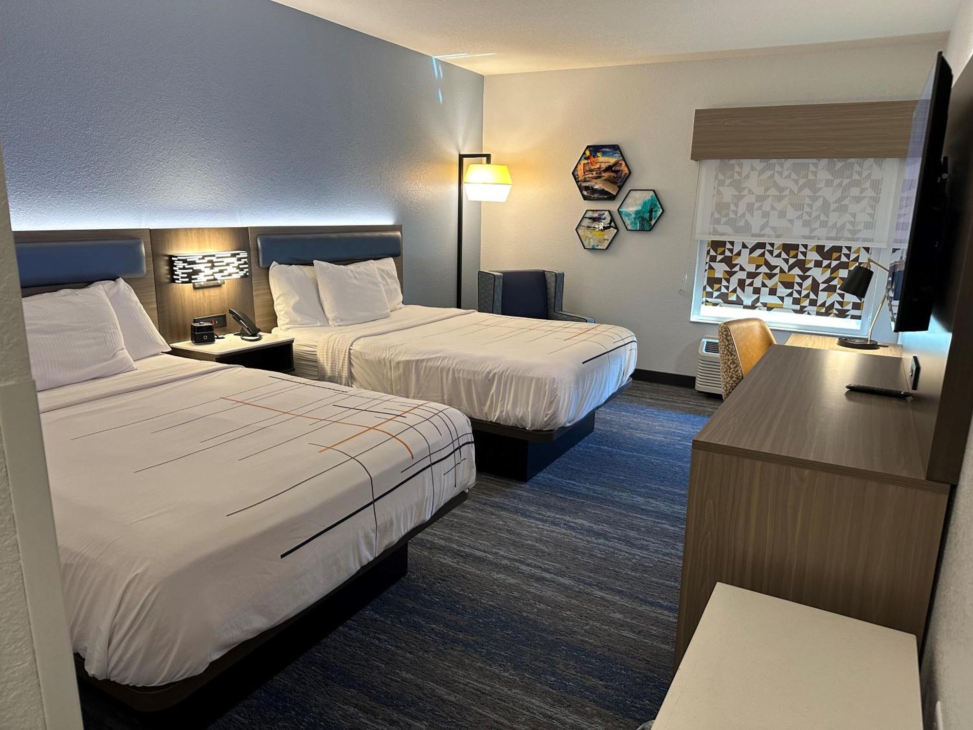 Deluxe Queen Room with Two Queen Beds