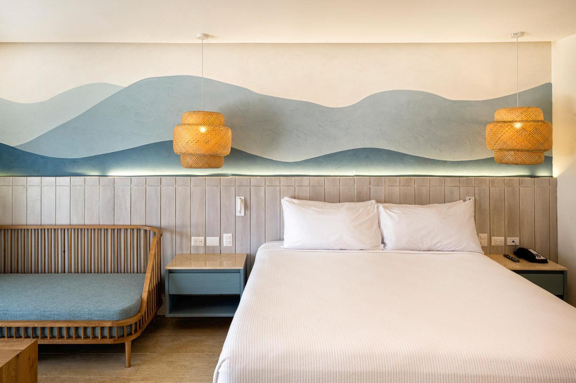 Splash Oceanfront Room, 2 Queen Beds - Non-Smoking