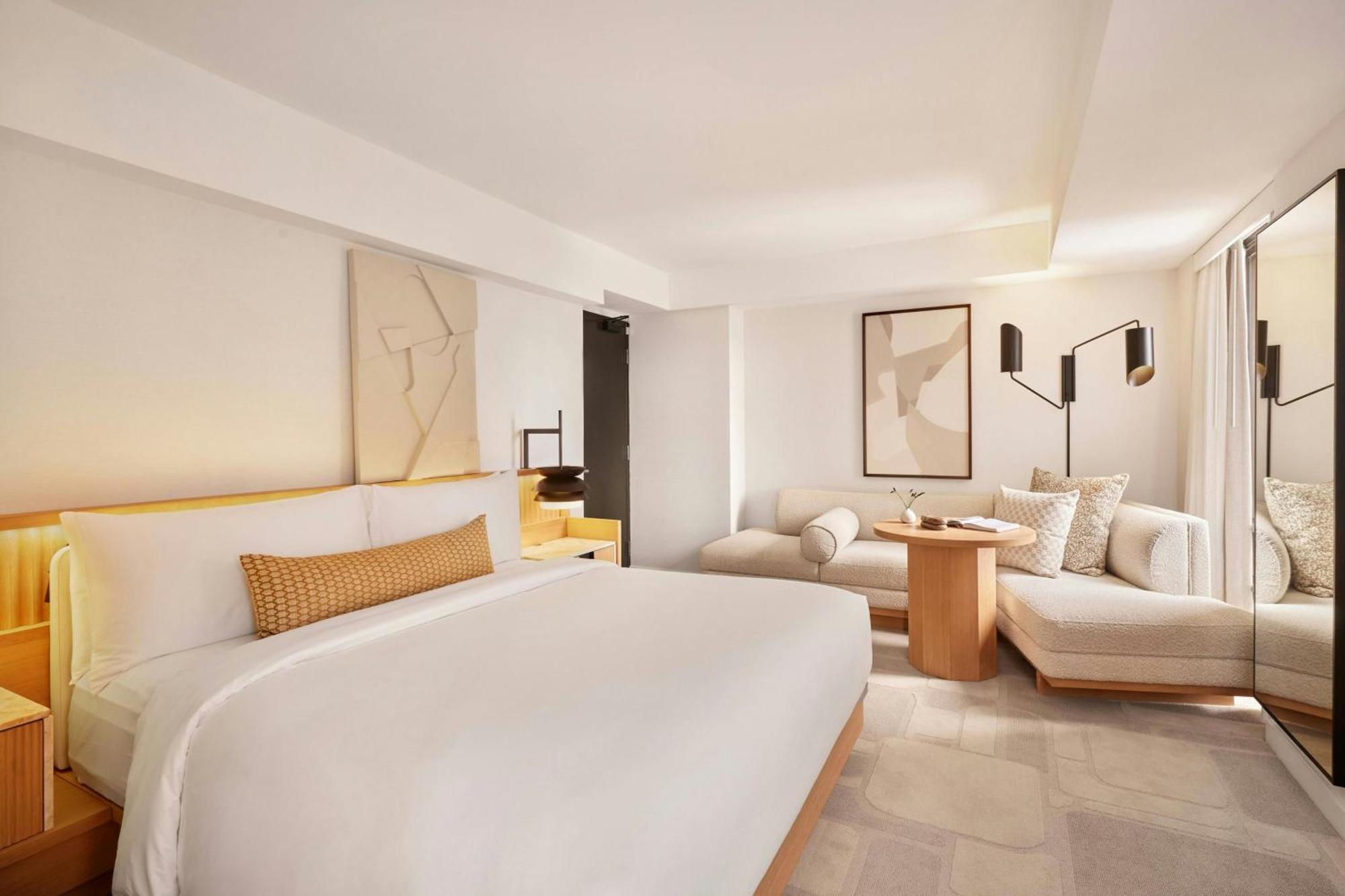 Jay Signature King Room City View