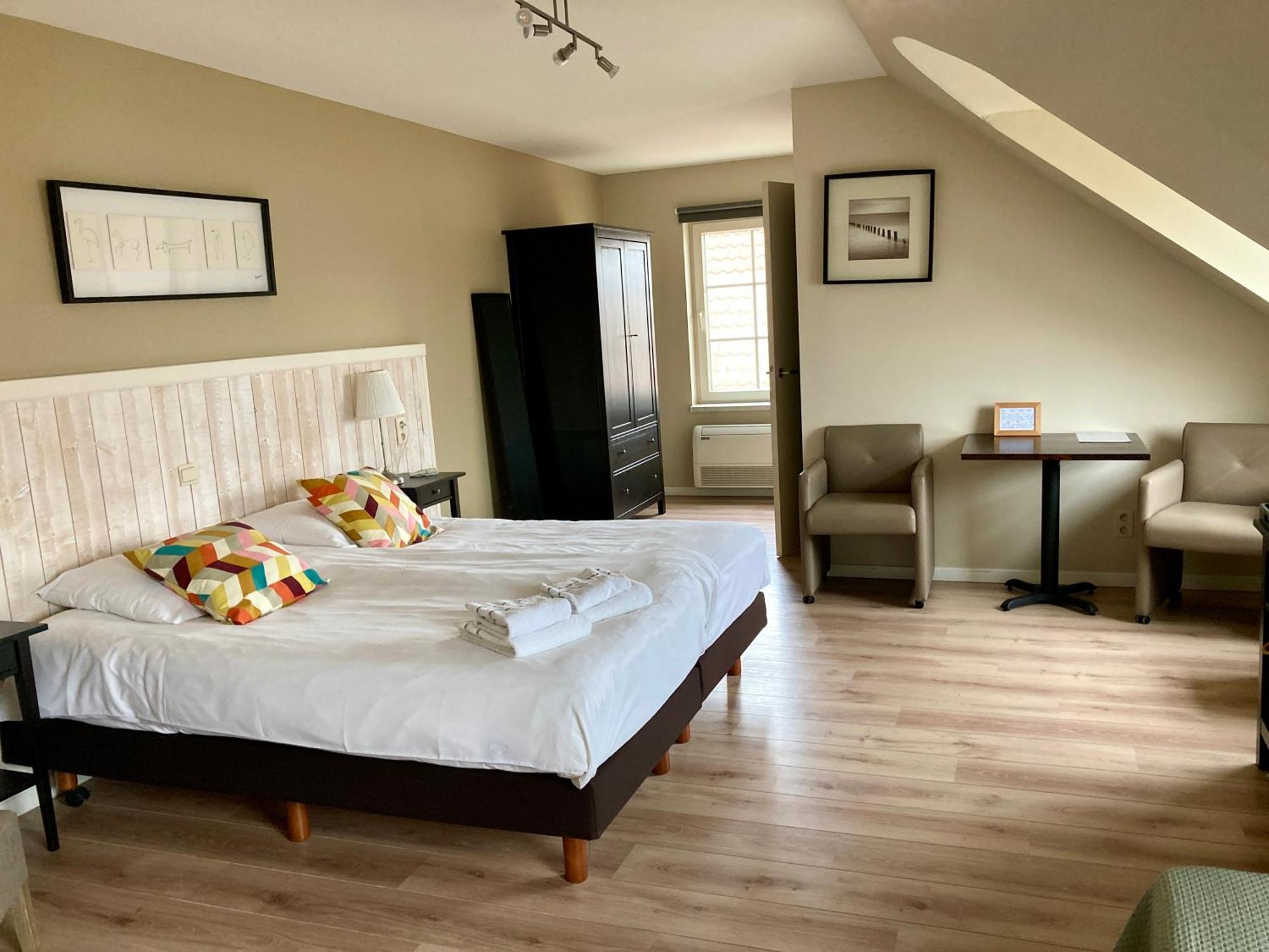 Grote Tweepersoonskamer met 1 of 2 Bedden