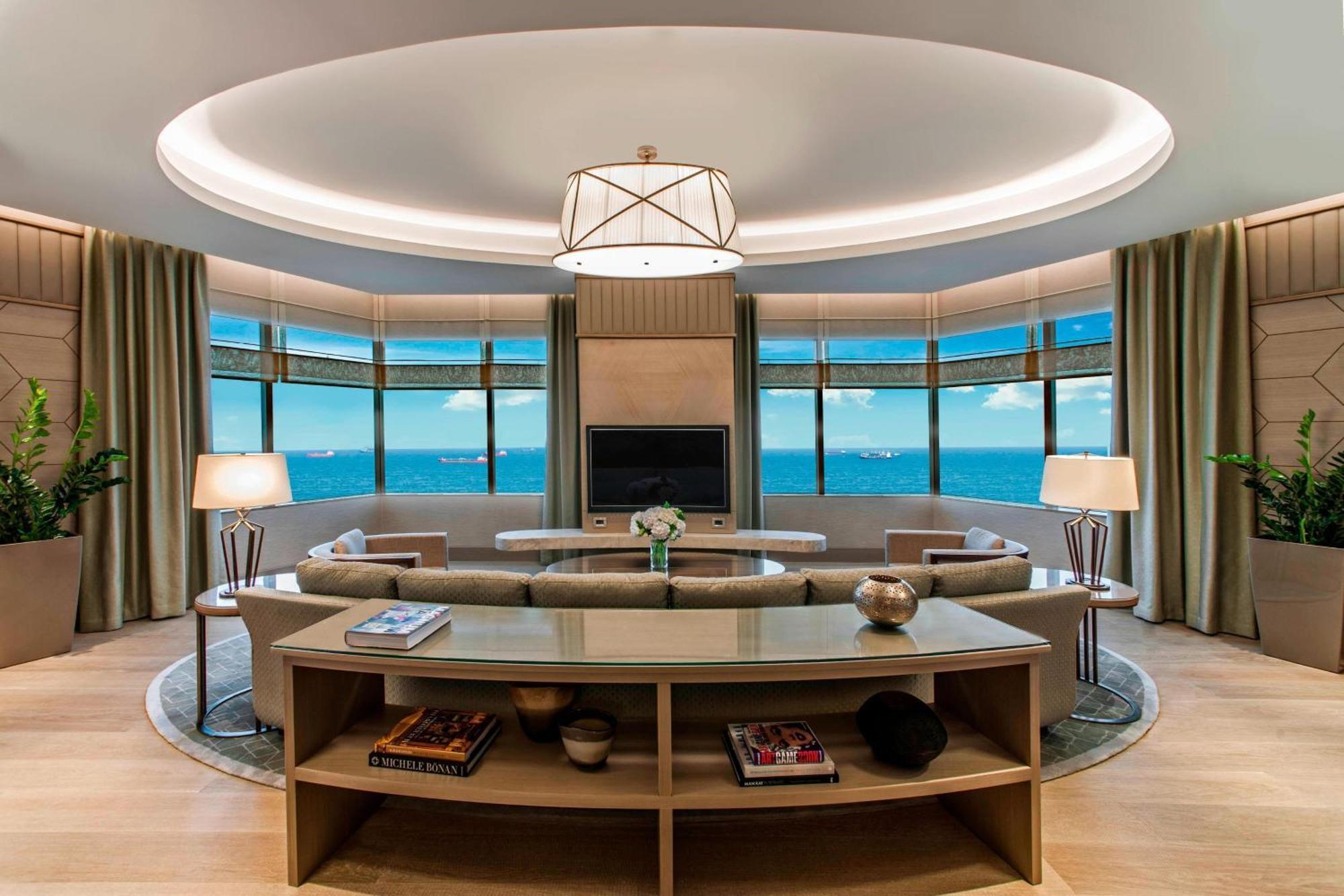 Presidential Suite Club lounge access 1 King Sea view