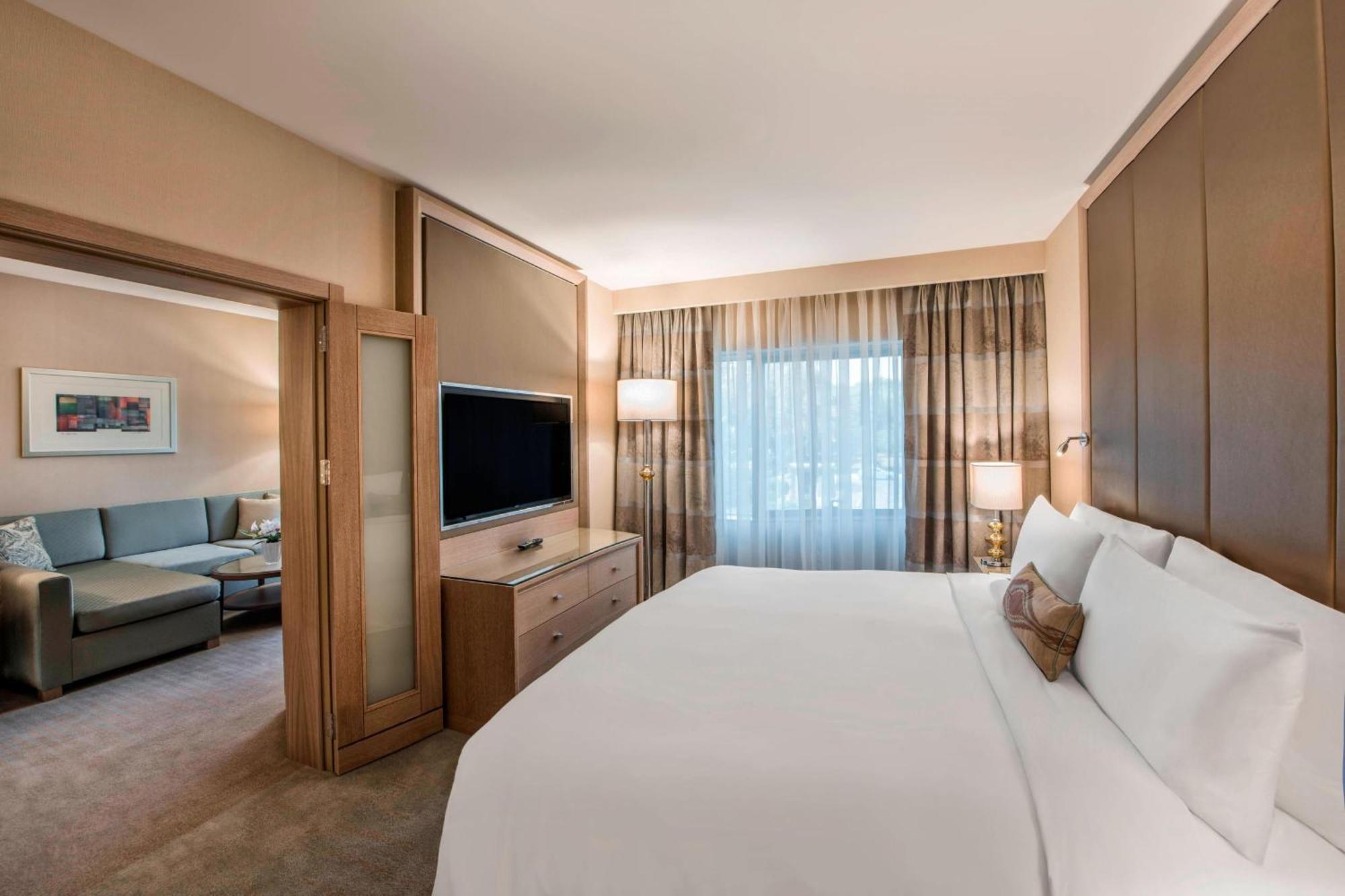 Family King Suite Park View Lounge Access