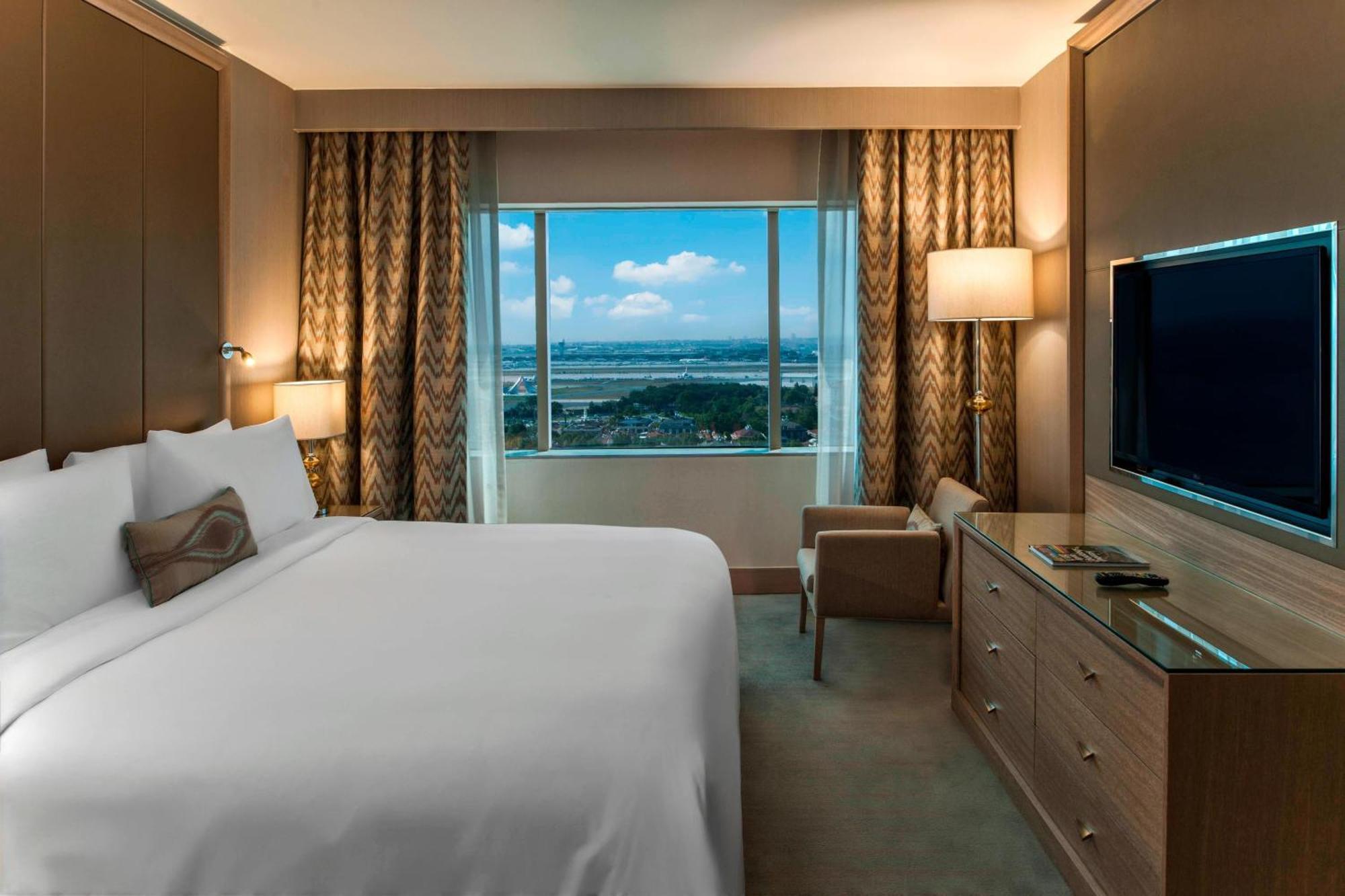 Marmara King Suite Partial Sea View Lounge Access
