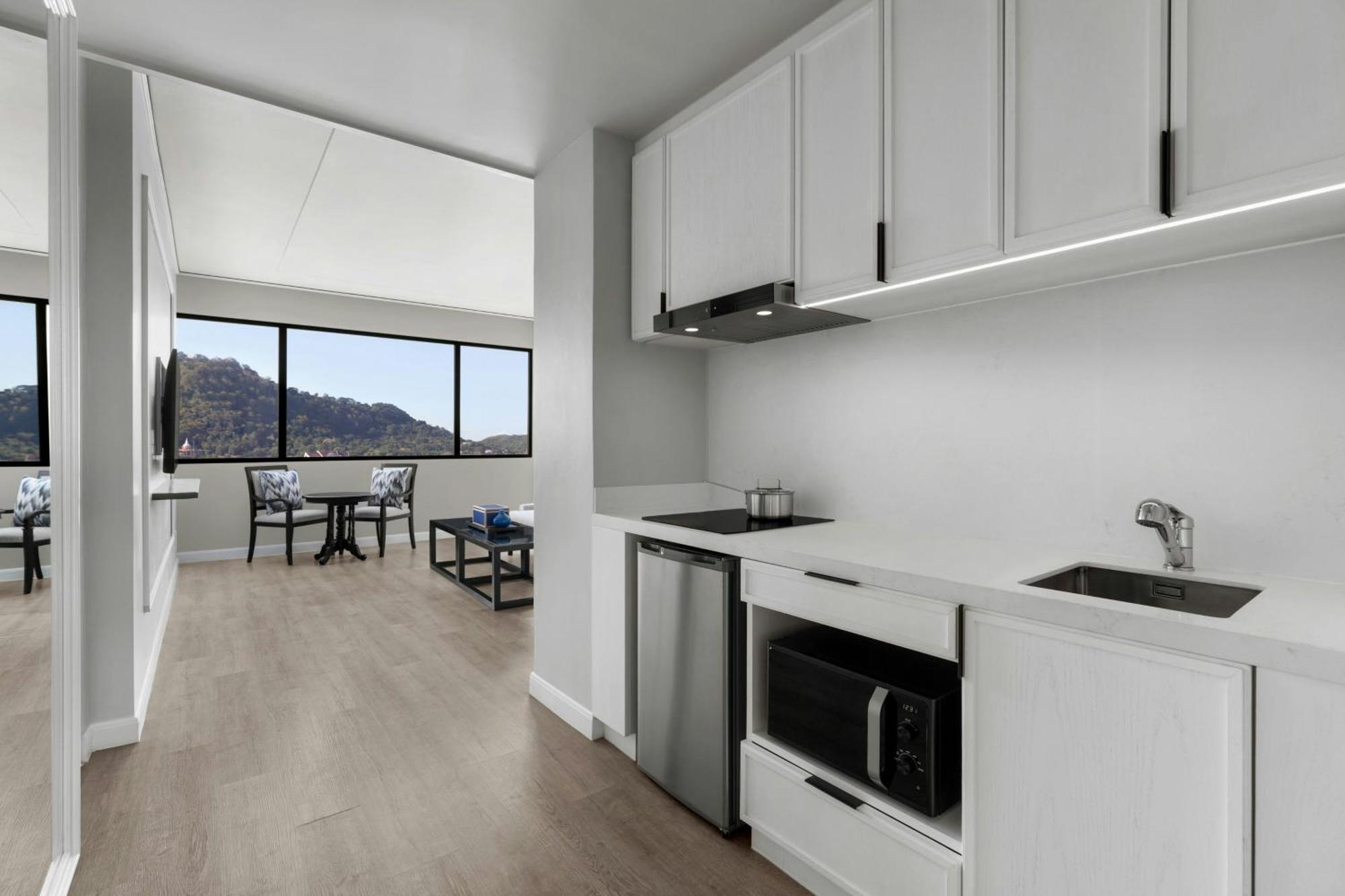 Executive Twin Suite City View