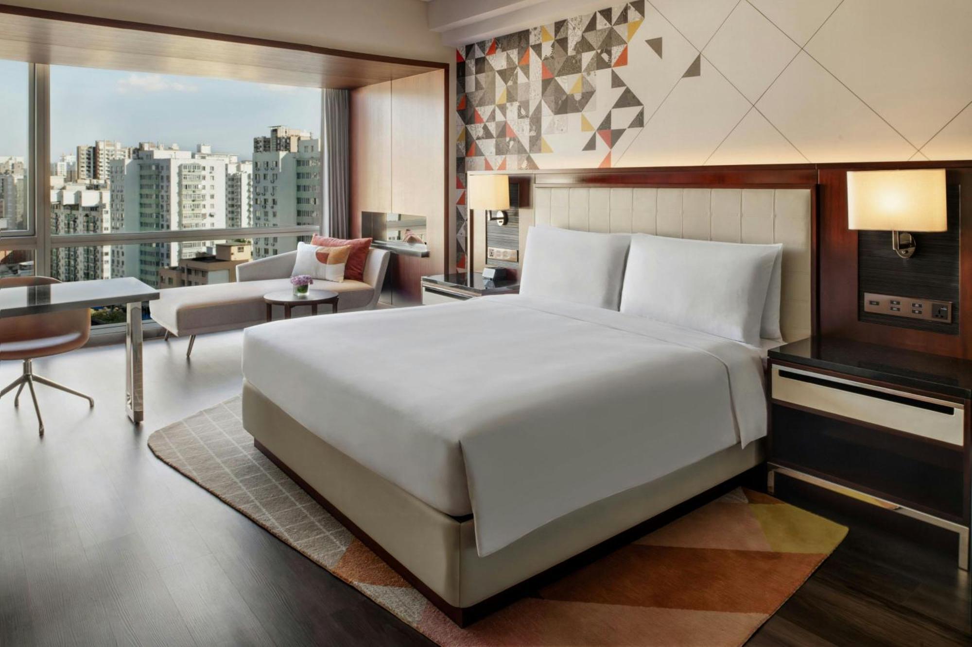 Guest room 1 King include Food & Beverage,1669013311:JPEG