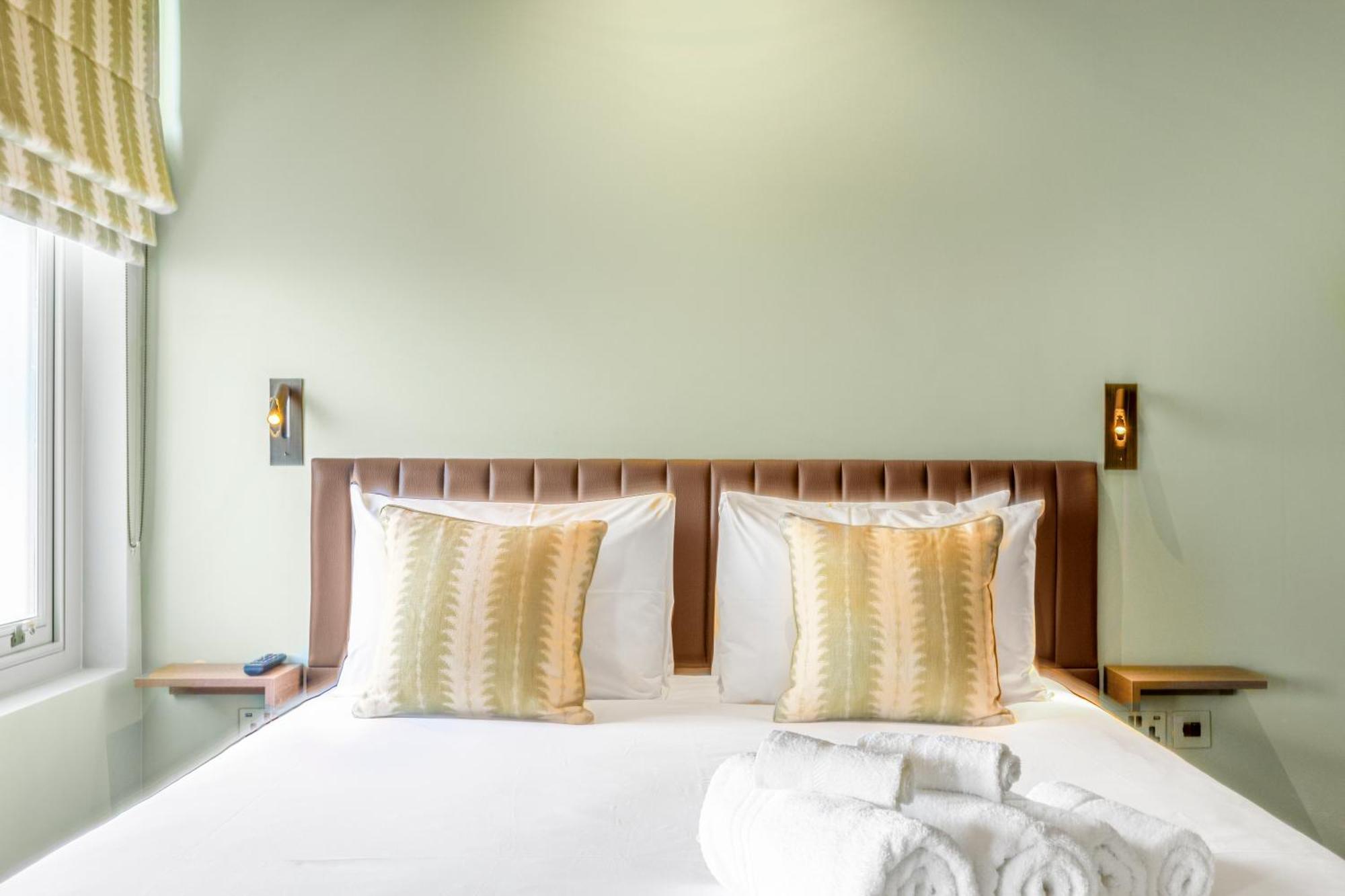 Deluxe Double Room with Extra Bed