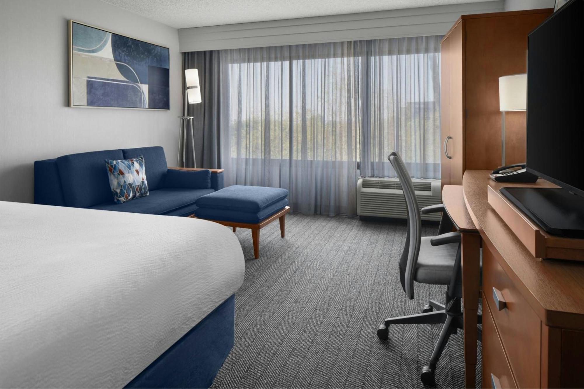 King Room with Sofa Bed