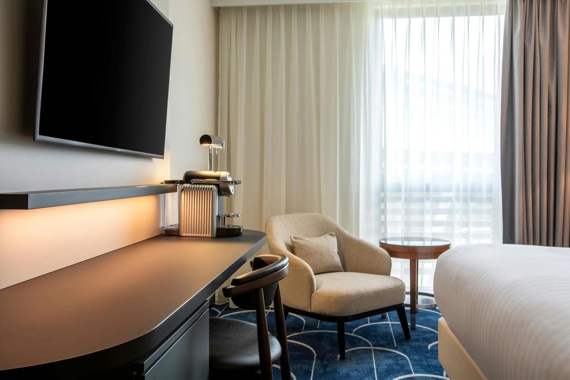 Superior King Room with WiFi - High Floor
