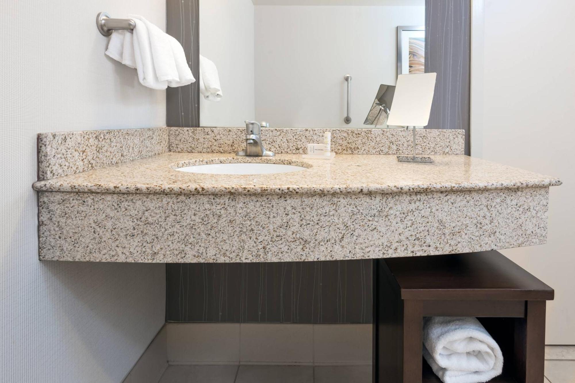 One-Bedroom King Suite