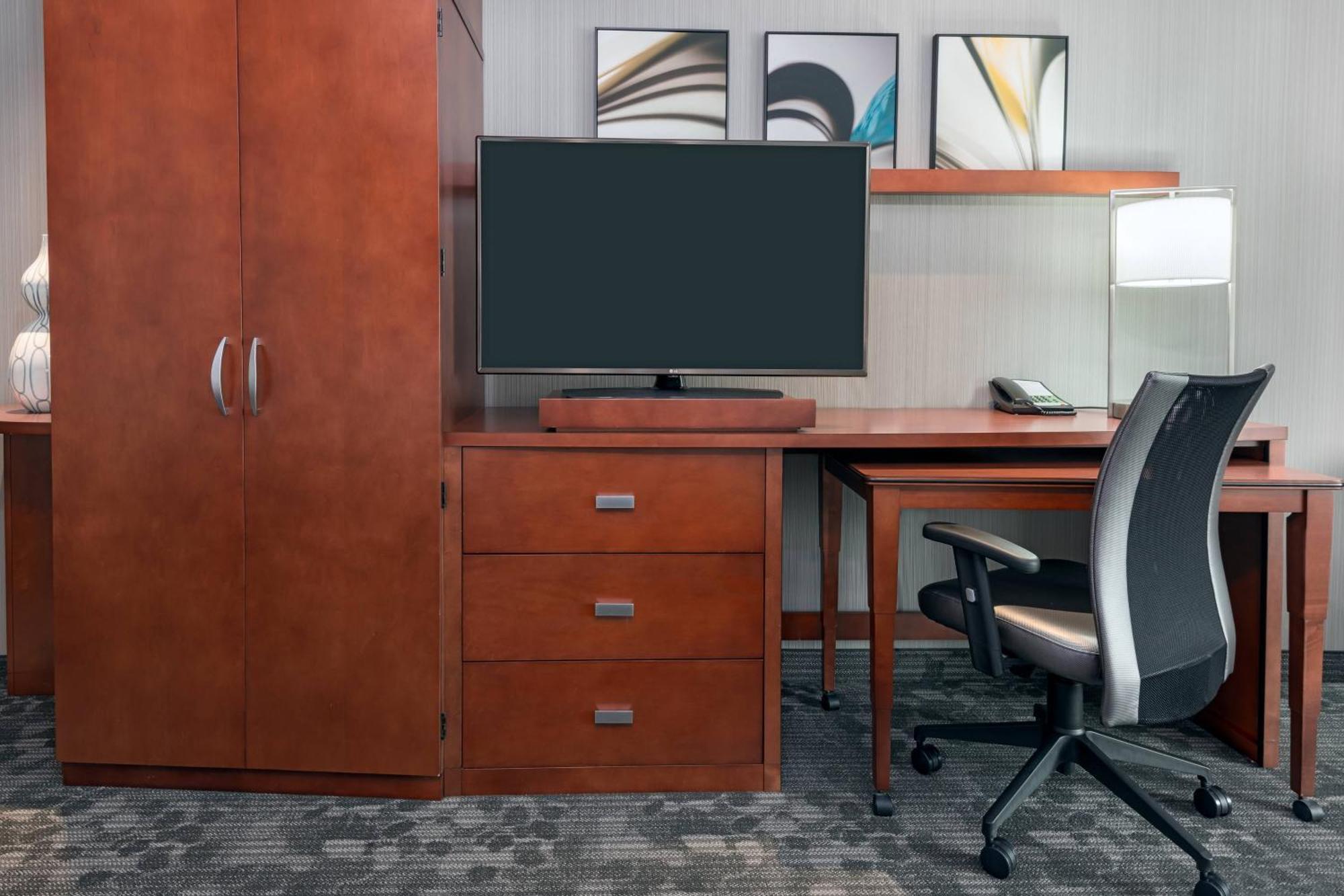 One-Bedroom King Suite