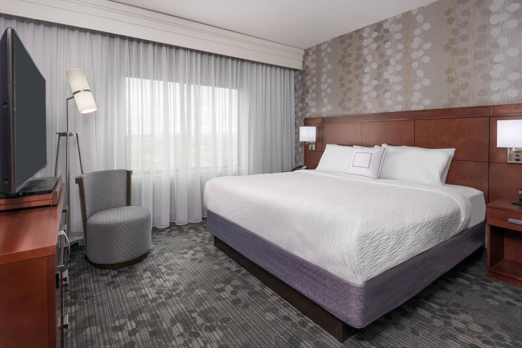 One-Bedroom King Suite