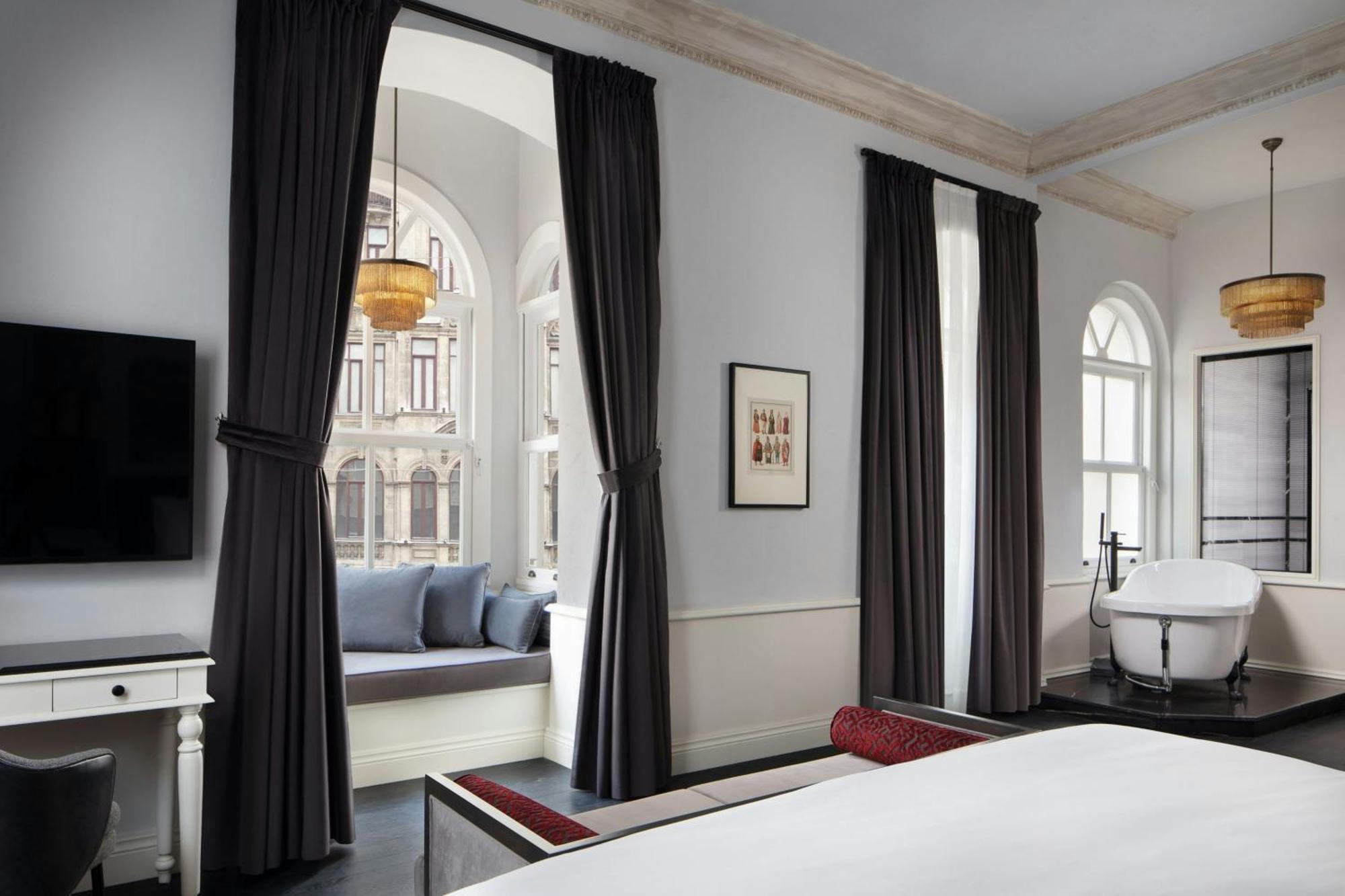 Adahan Charm Suite,1643168378:JPEG