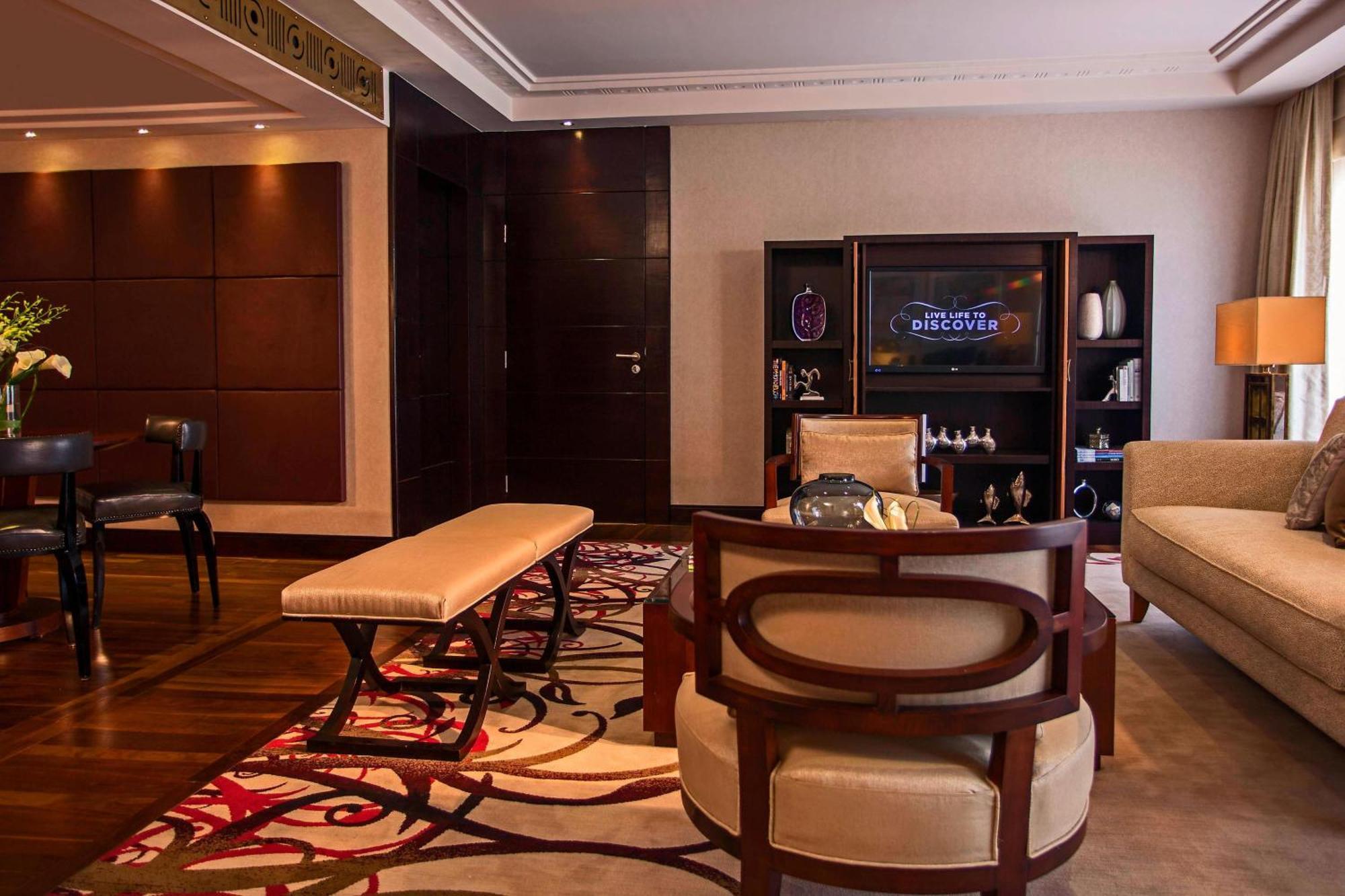 Presidential Suite Club Lounge Access