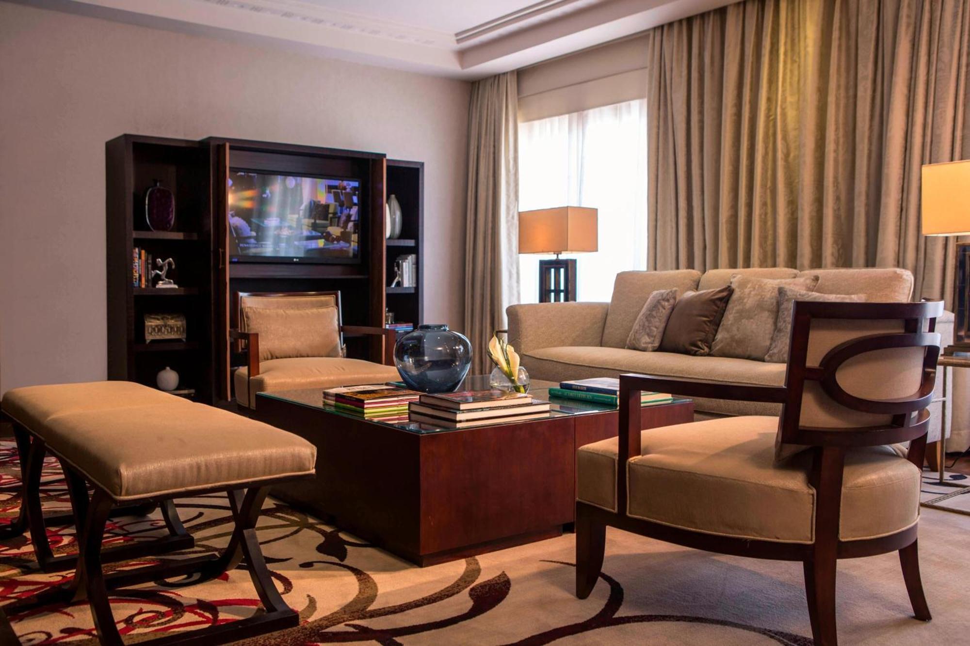 Presidential Suite Club Lounge Access