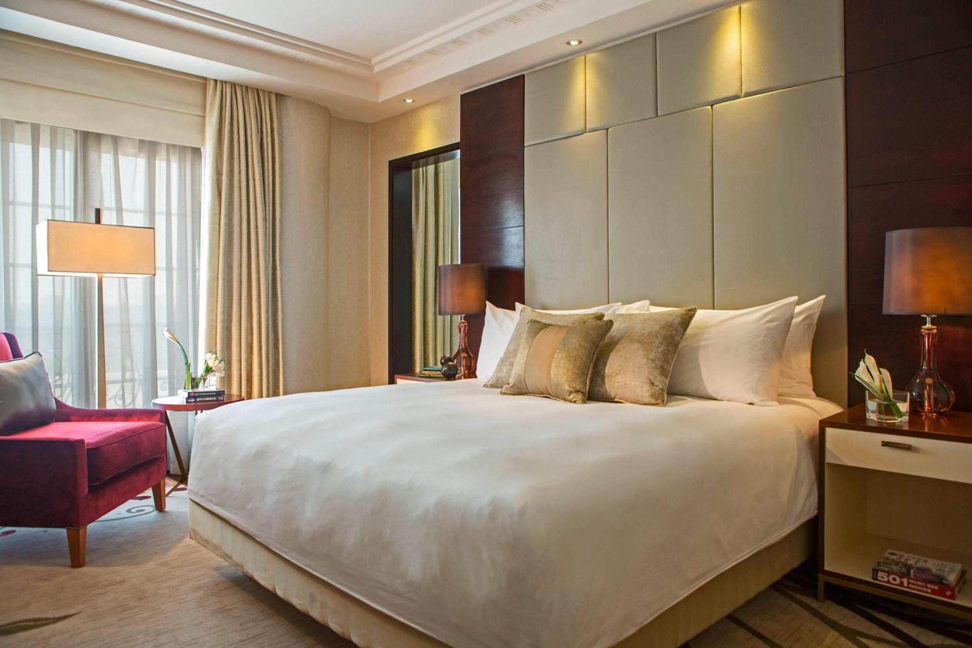Presidential Suite Club Lounge Access