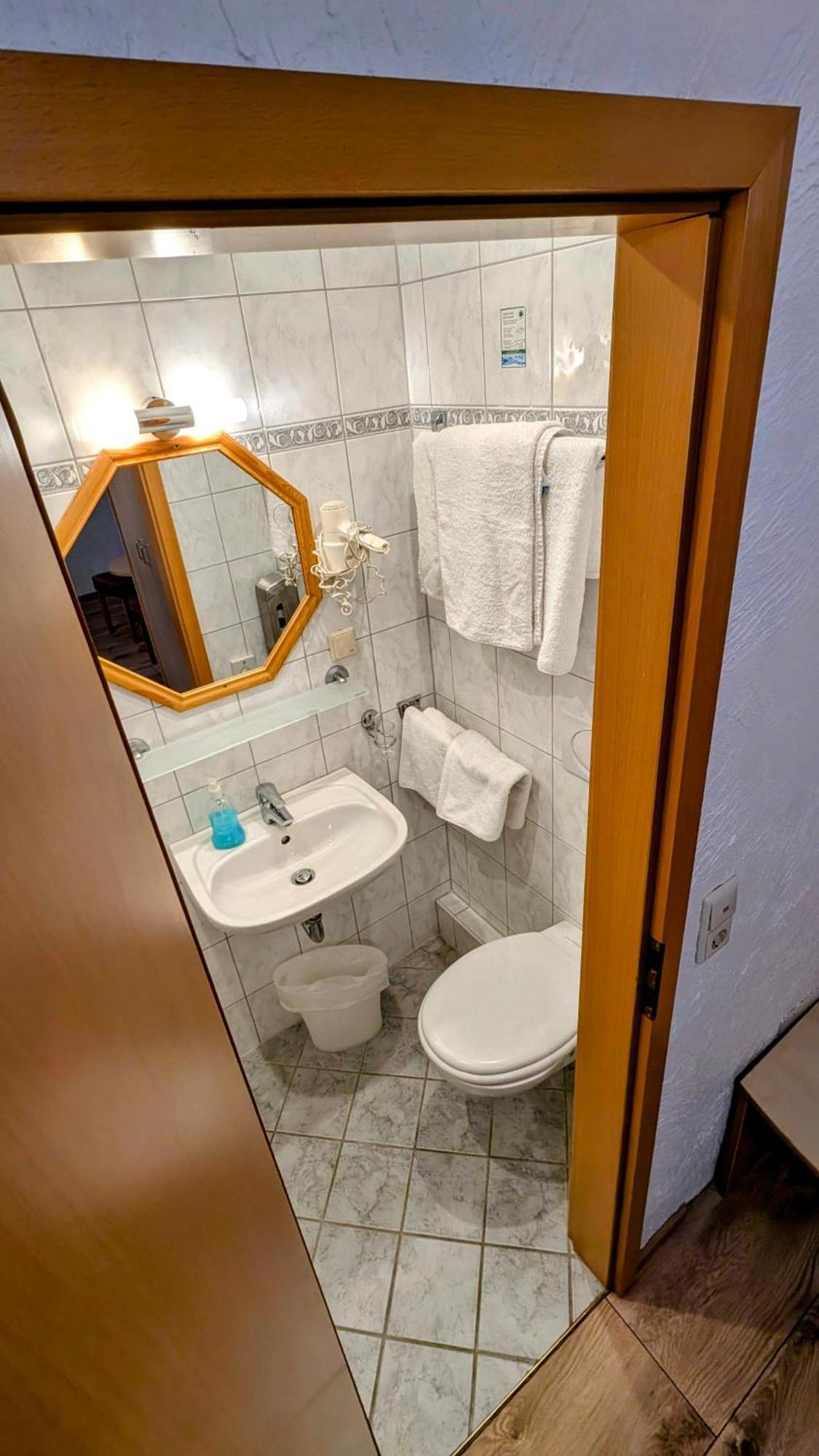 Budget Triple Room,1643176408:JPEG