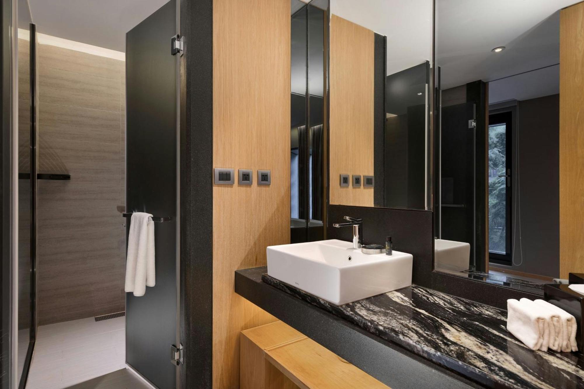 Aloft Twin Room