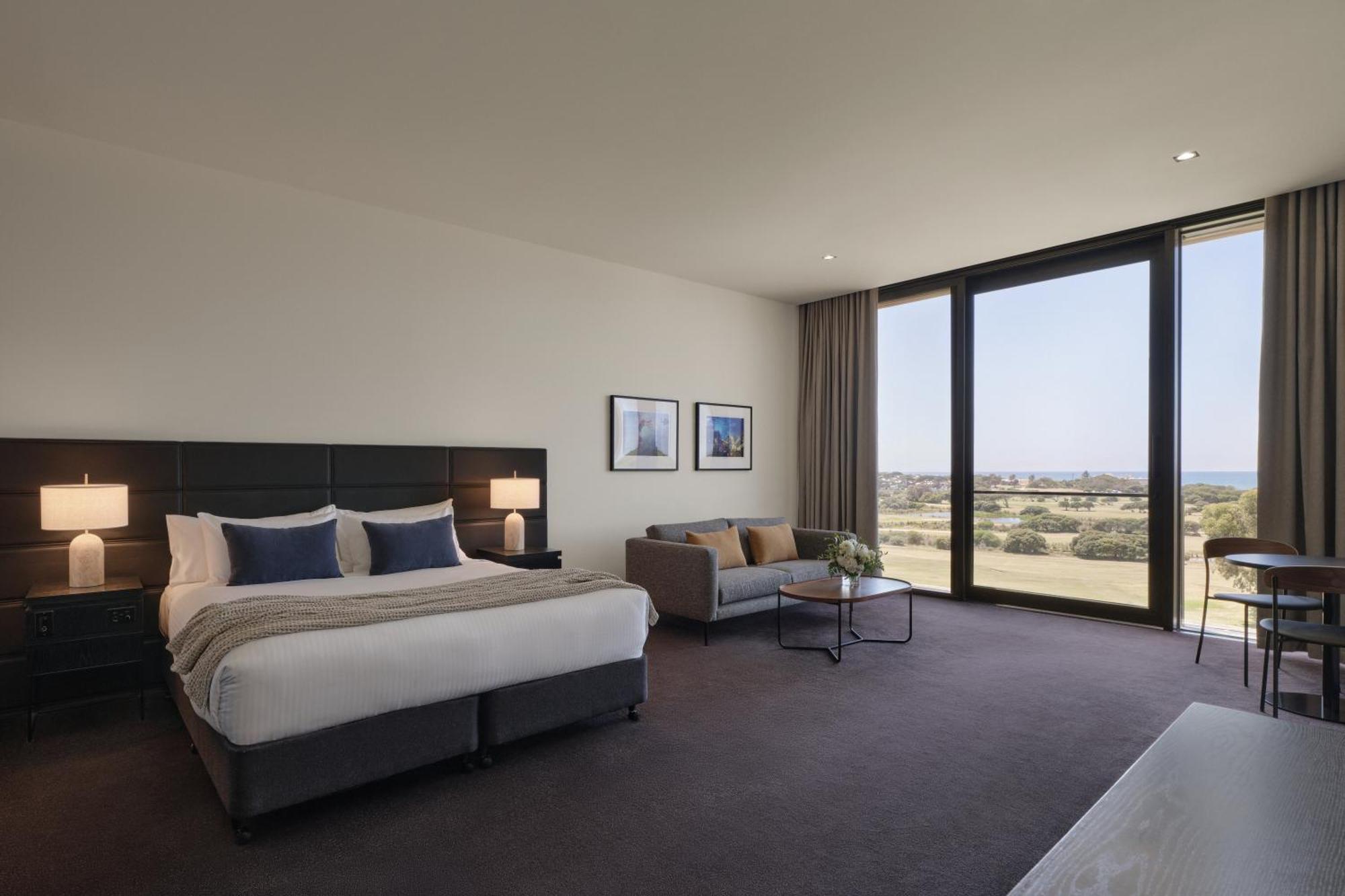 Ocean View Room,1643190738:JPEG