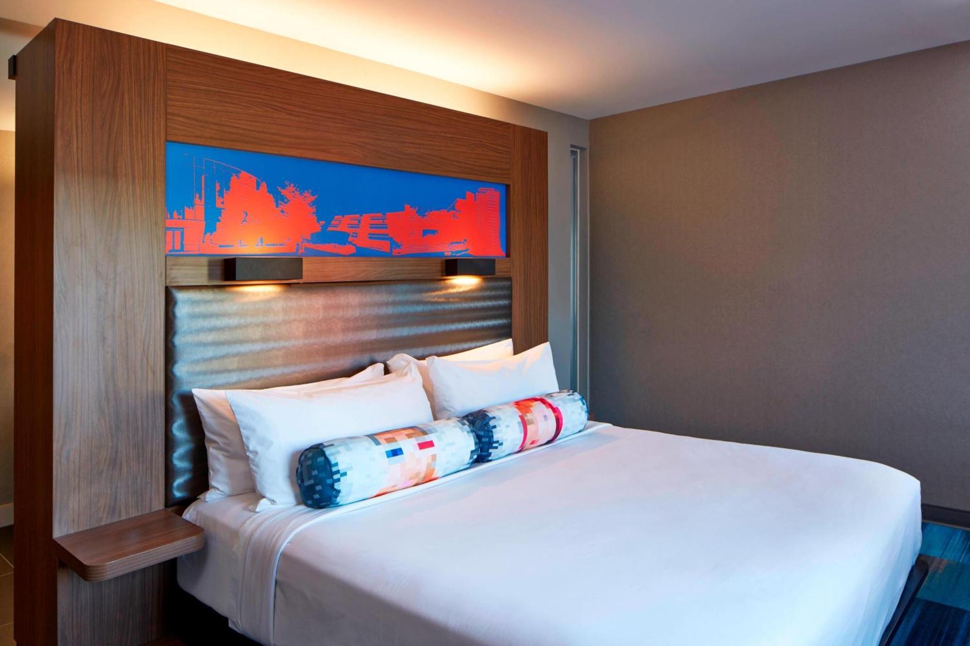 Aloft, Guest room, 1 King