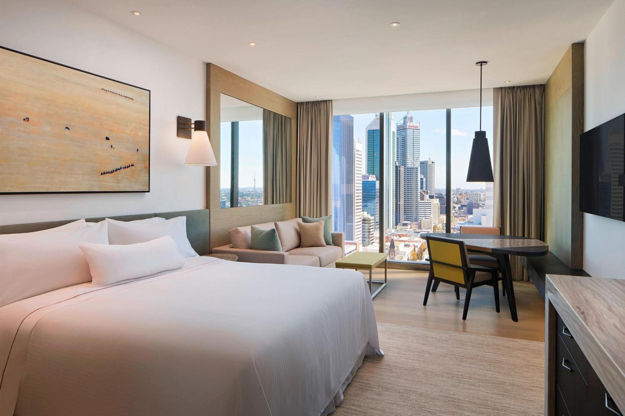 Club King Room with City View