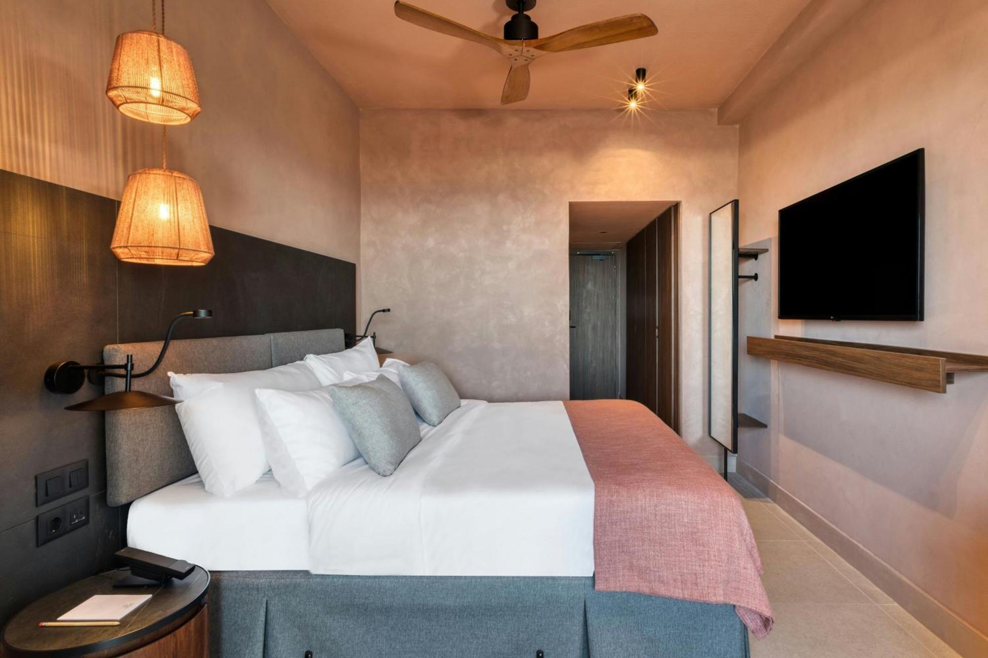 Inland Retreat, Guest room, King, Inland view