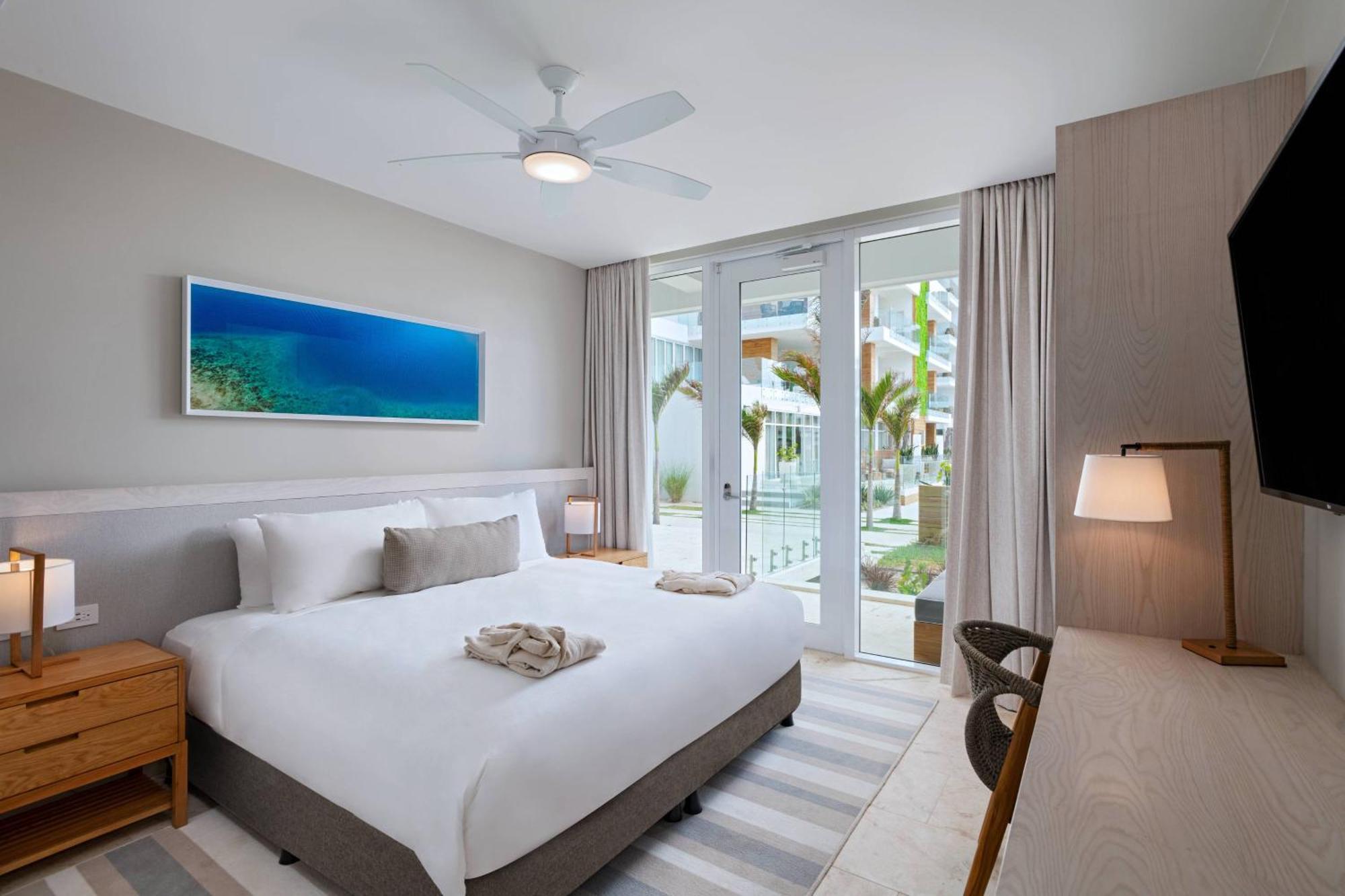 Resort View Vista 1 Bedroom Suite, 1 King, Balcony