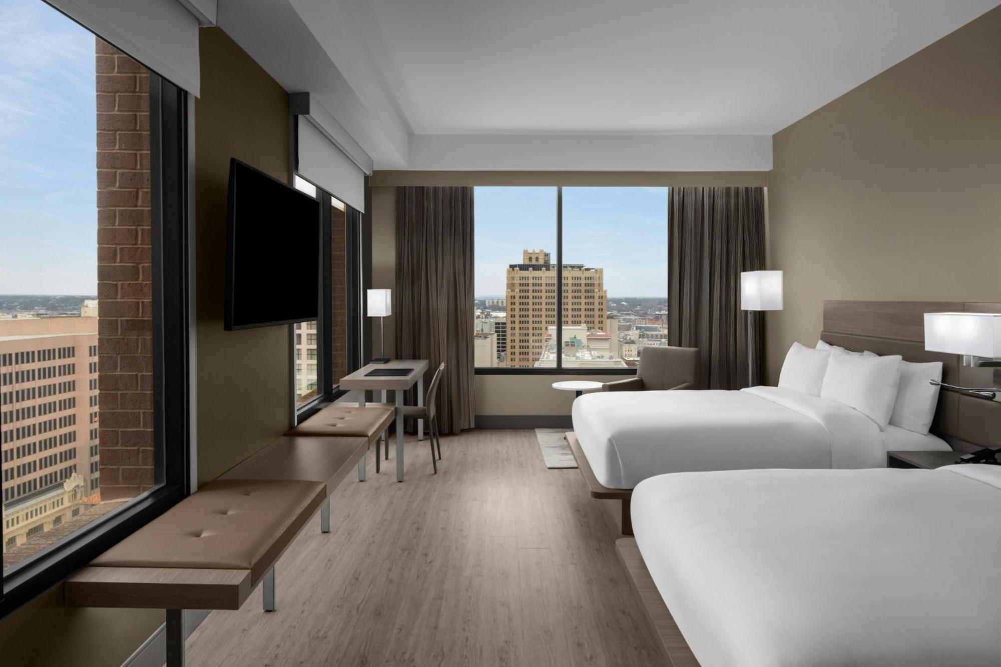 Habitación con 2 camas grandes y vistas a la ciudad - Adaptada para personas con discapacidad auditiva