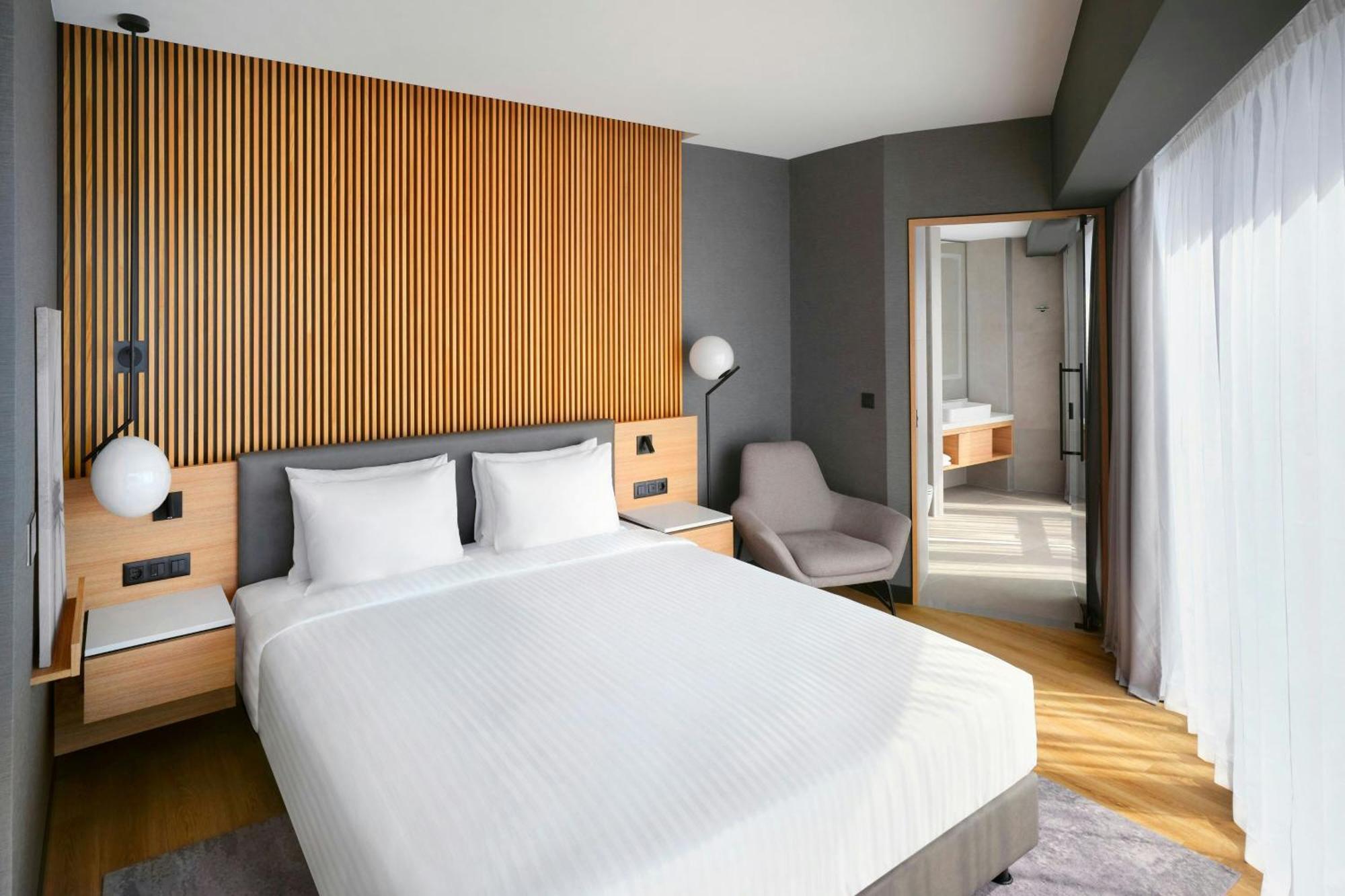 Standard King Room with Sea View,1643244602:JPEG
