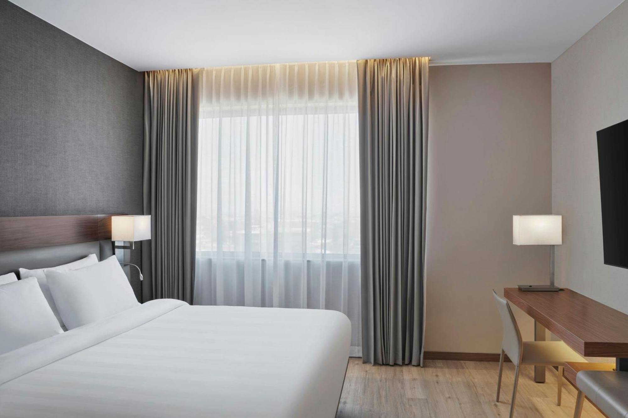 King Room with City View