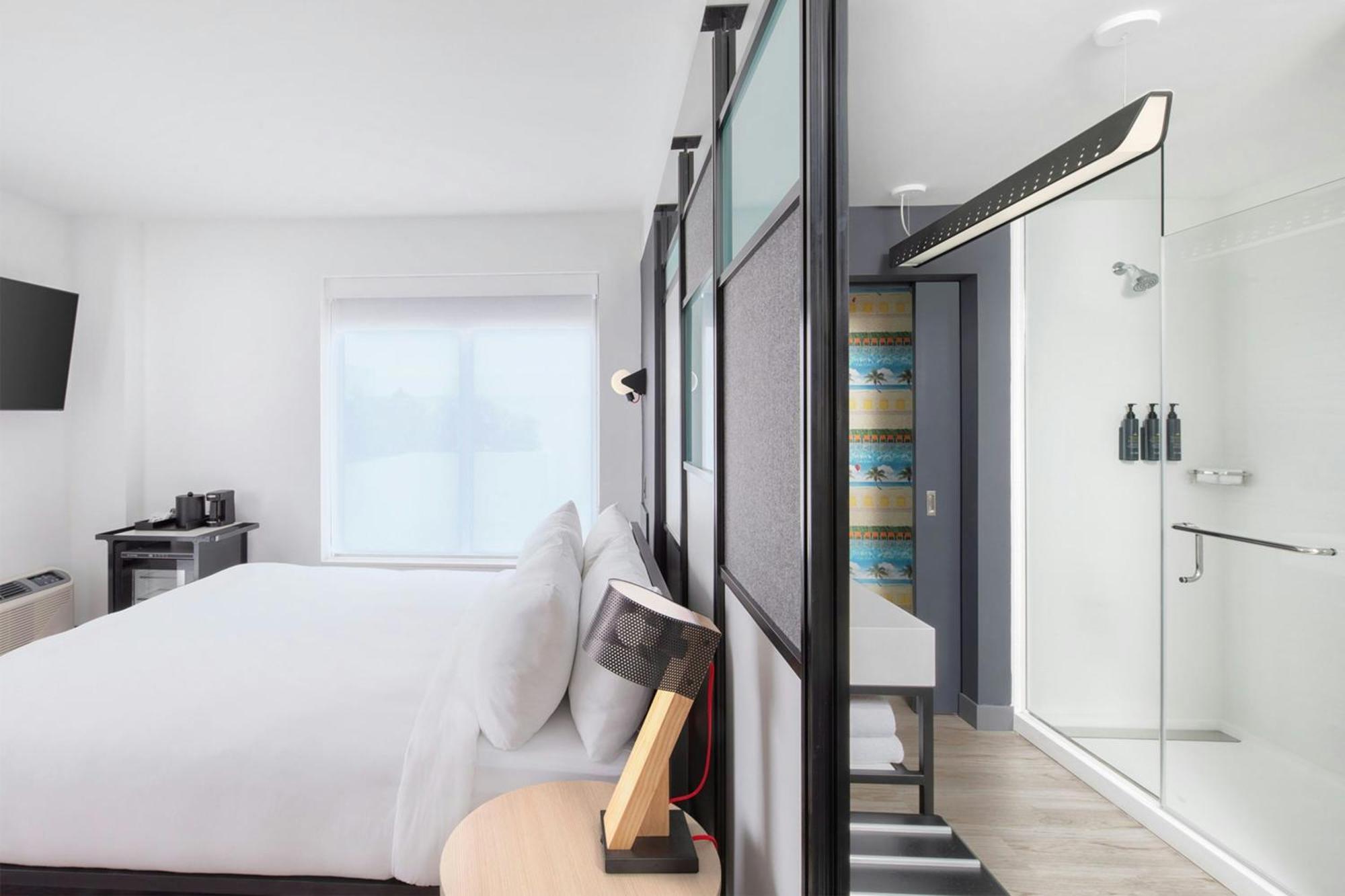 Kamer met Kingsize Bed en Uitzicht op de Stad