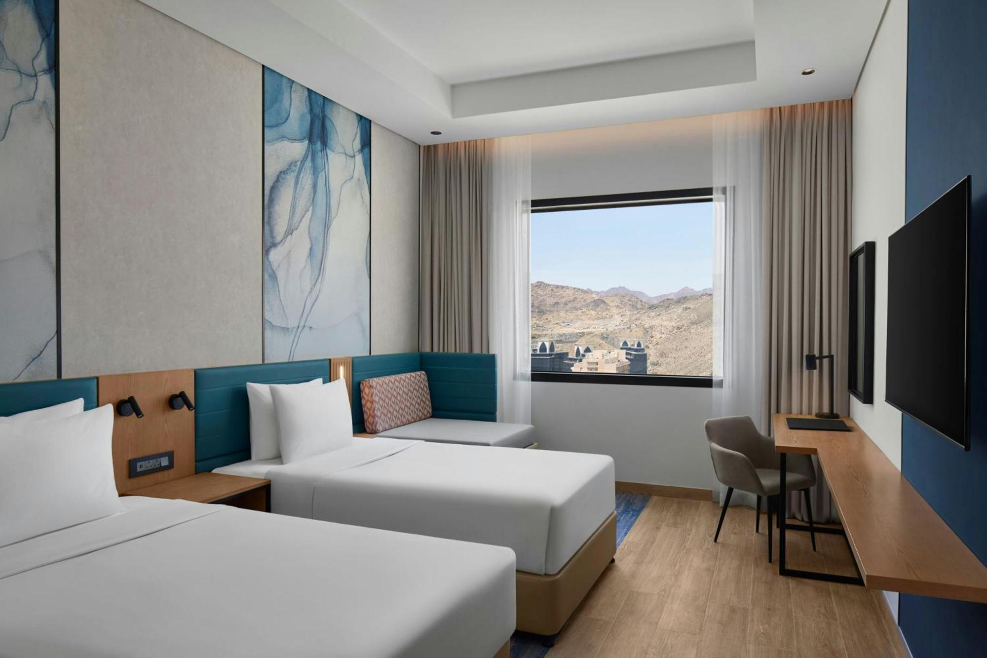 Premium Triple Room with Three Twin Beds and City View,1643320158:JPEG