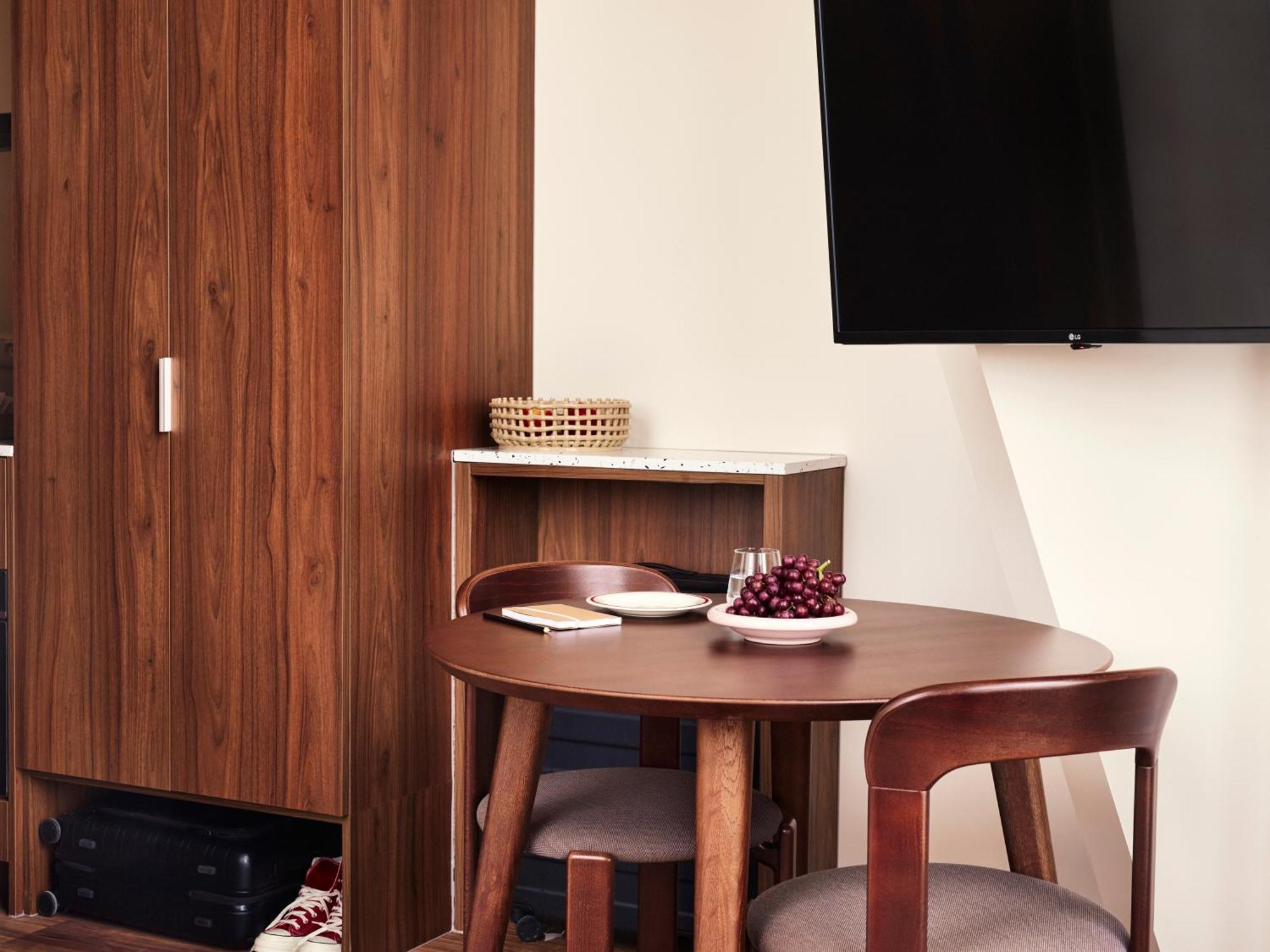 Large Studio kitchen