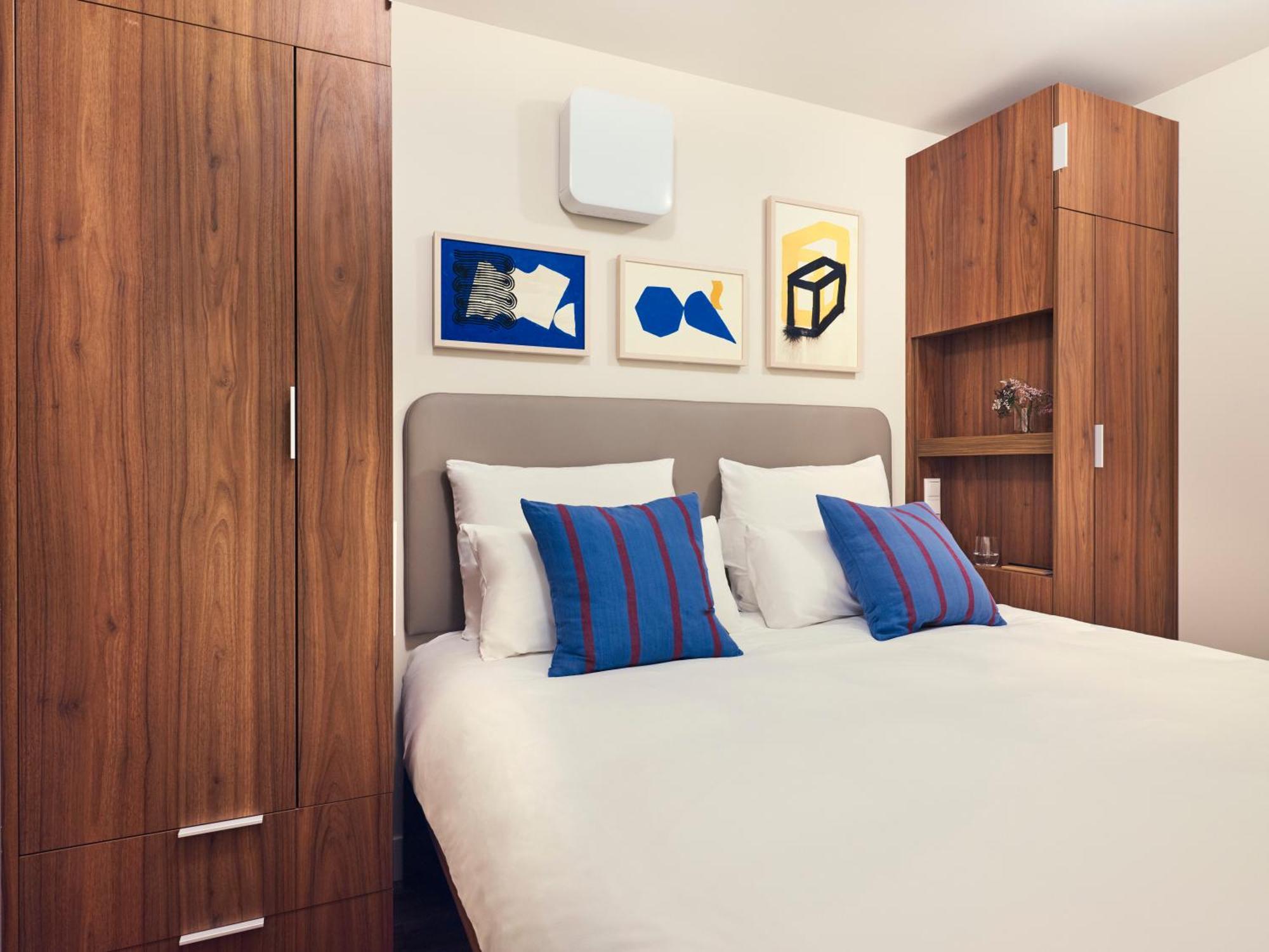 1 Bedroom Apartment Balcony Sofa Bed