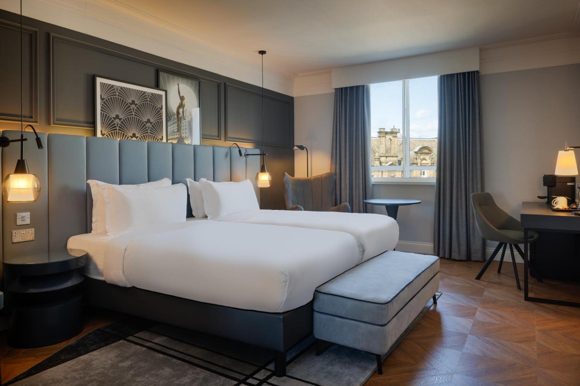 Habitación Doble Superior con vistas a la plaza de la ciudad - 2 camas