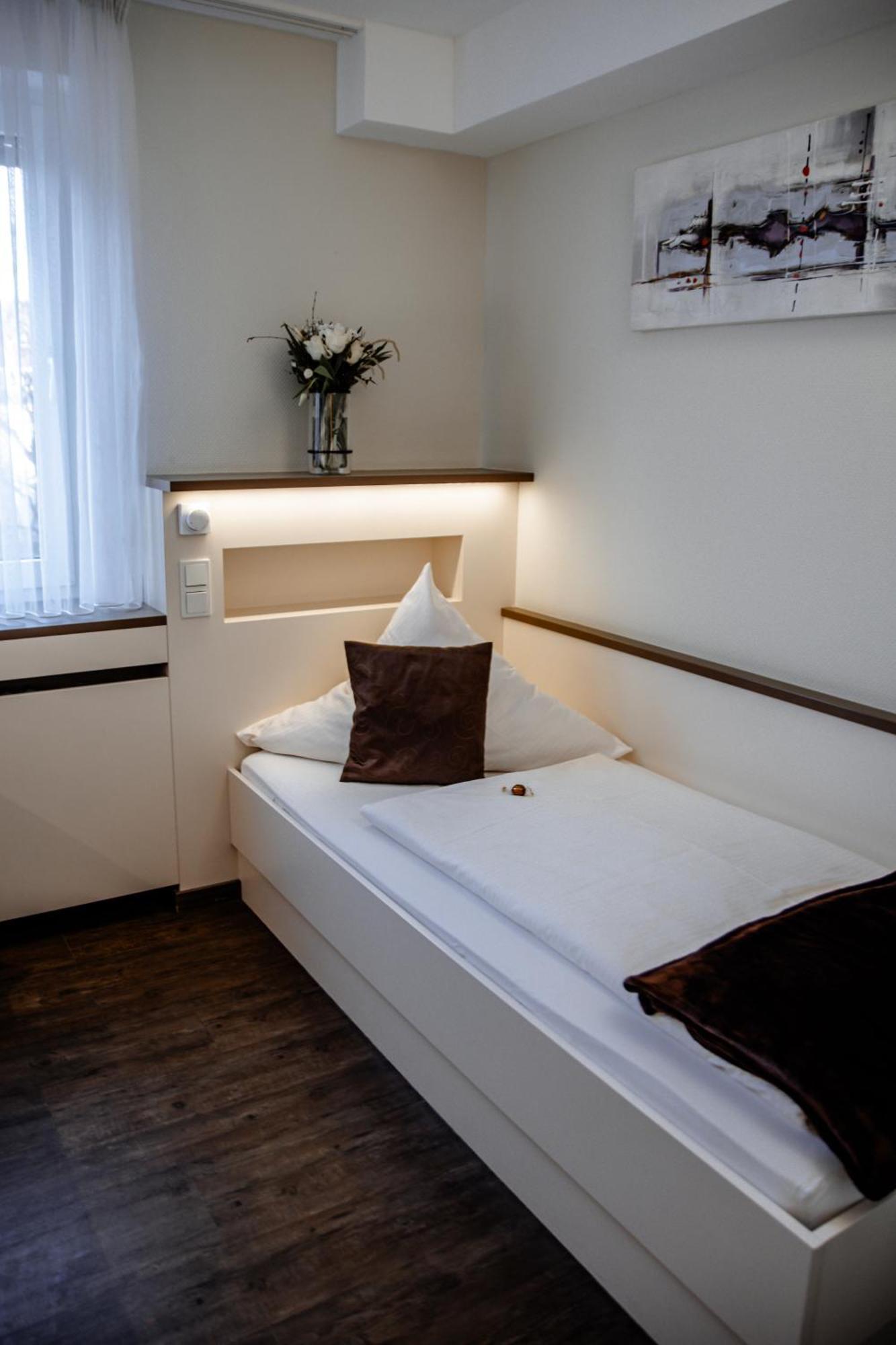 Single Room,1643753667:JPEG