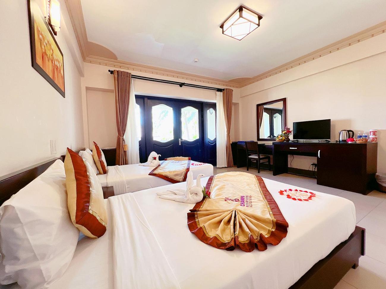 Twin Room,1643767799:JPEG
