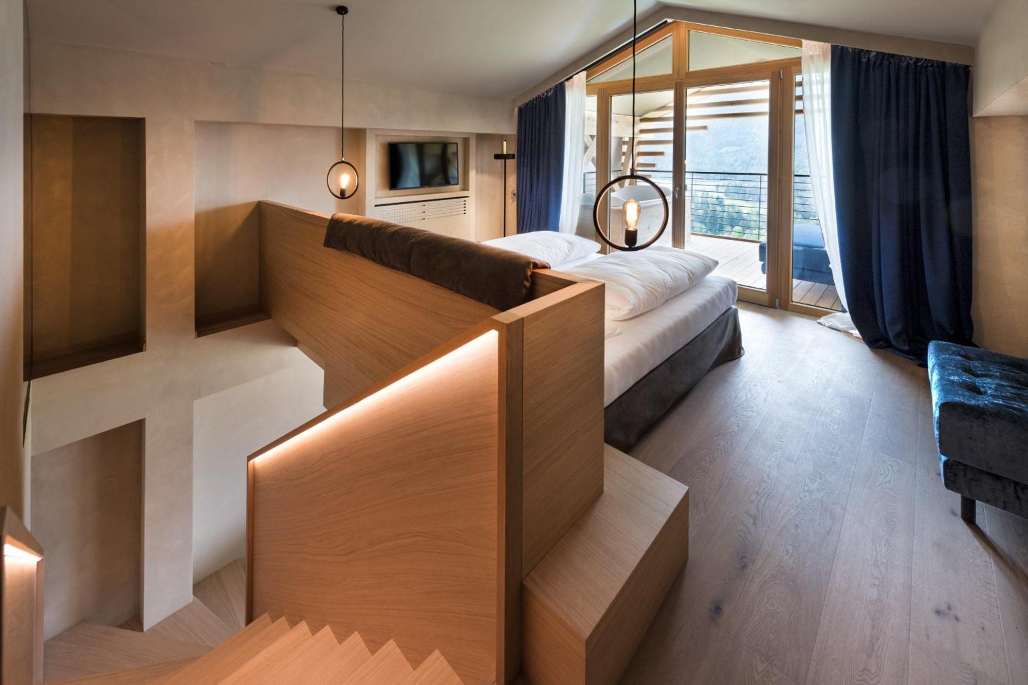Suite mit Kingsize-Bett mit Whirlpool