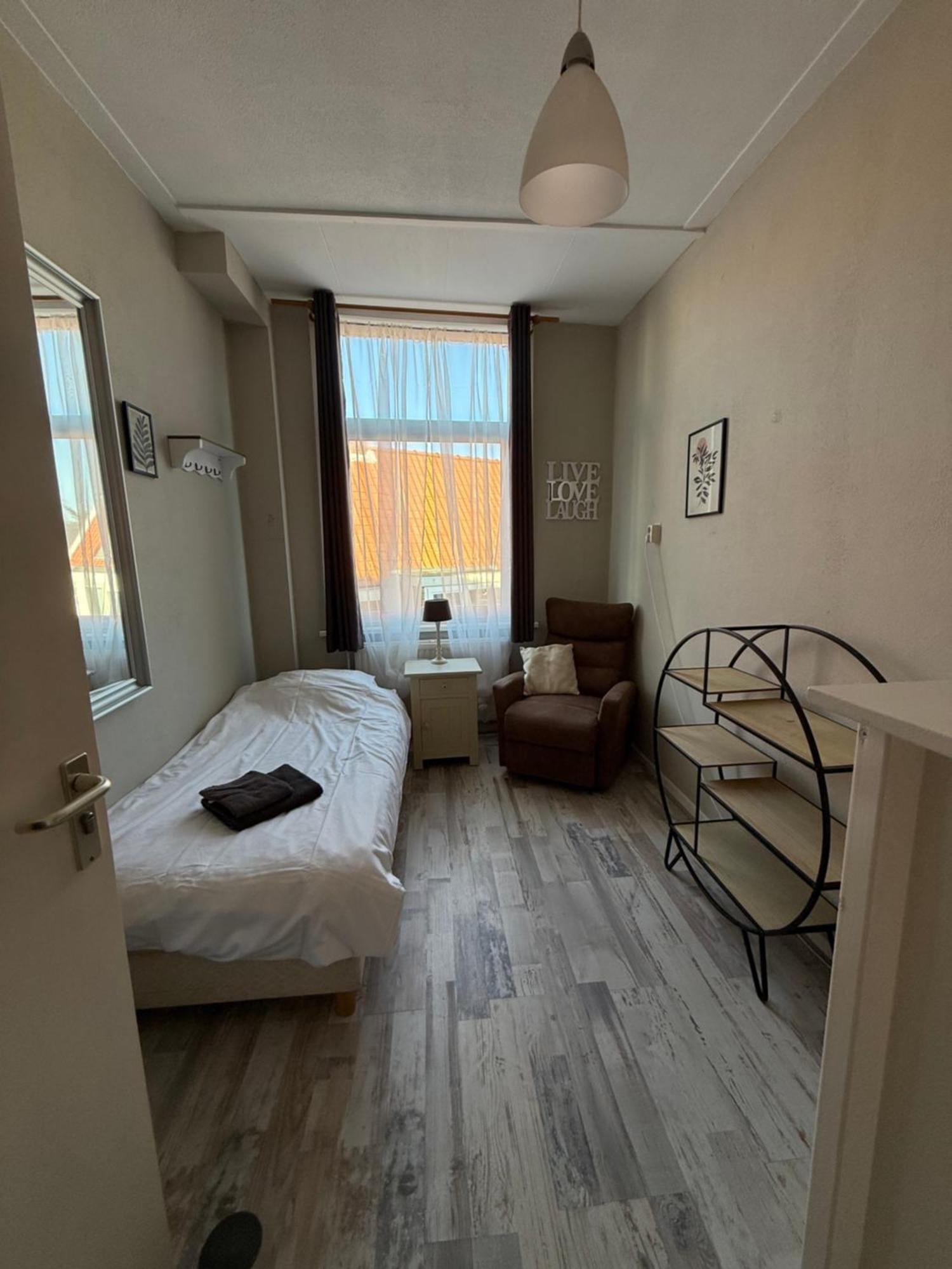 Single Room,1643783490:JPEG