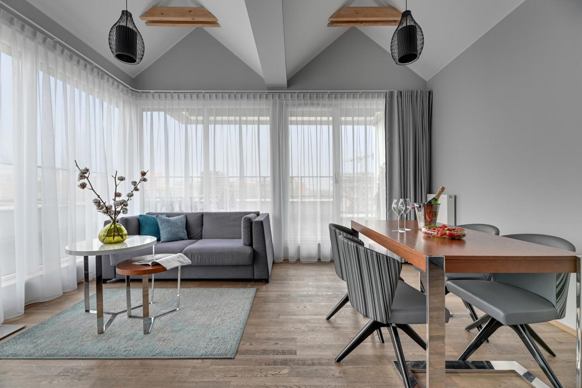 One-Bedroom Apartment Terrace