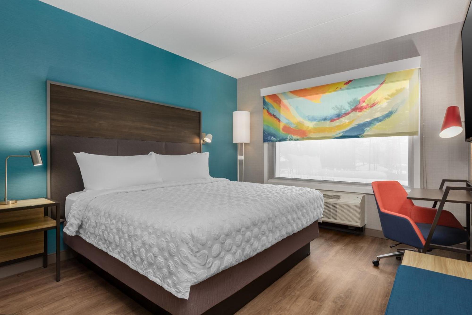 King Room with Bath Tub - Mobility Access