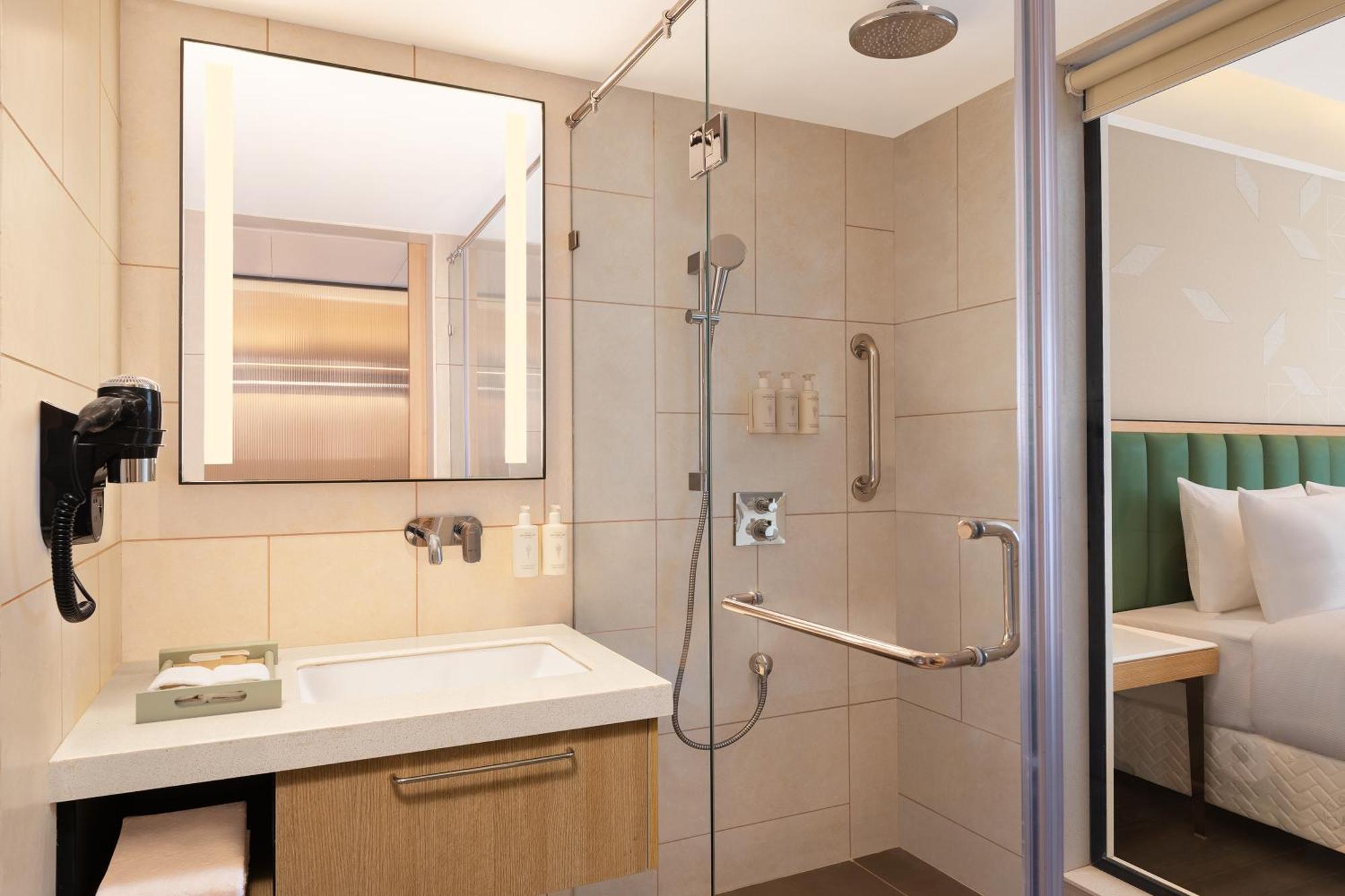 Twin Room with City View - Complimentary Welcome Drink, 15% Discount on F&B and Laundry