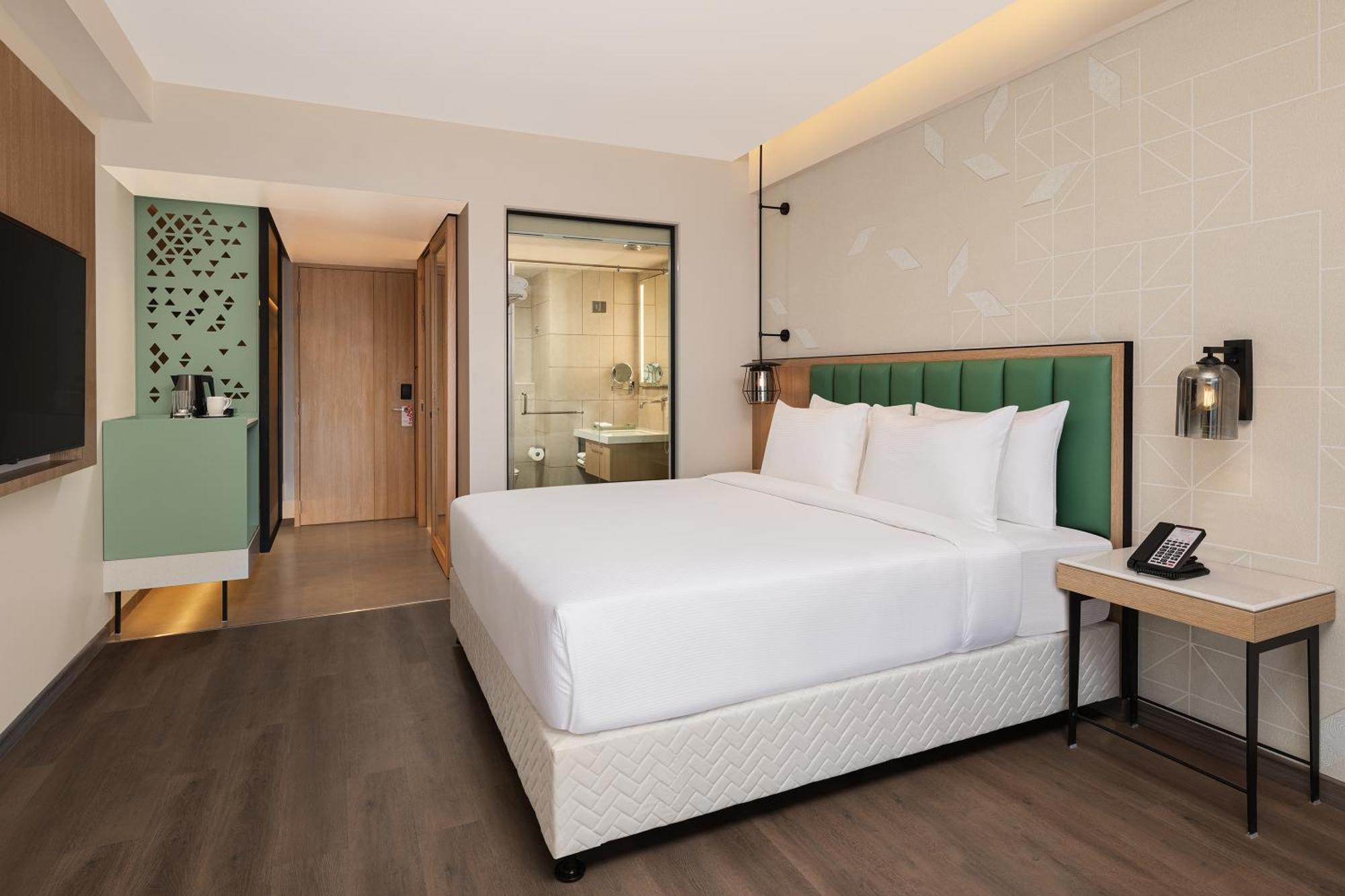 King Guest Room - Complimentary Welcome Drink, 15% Discount on F&B and Laundry