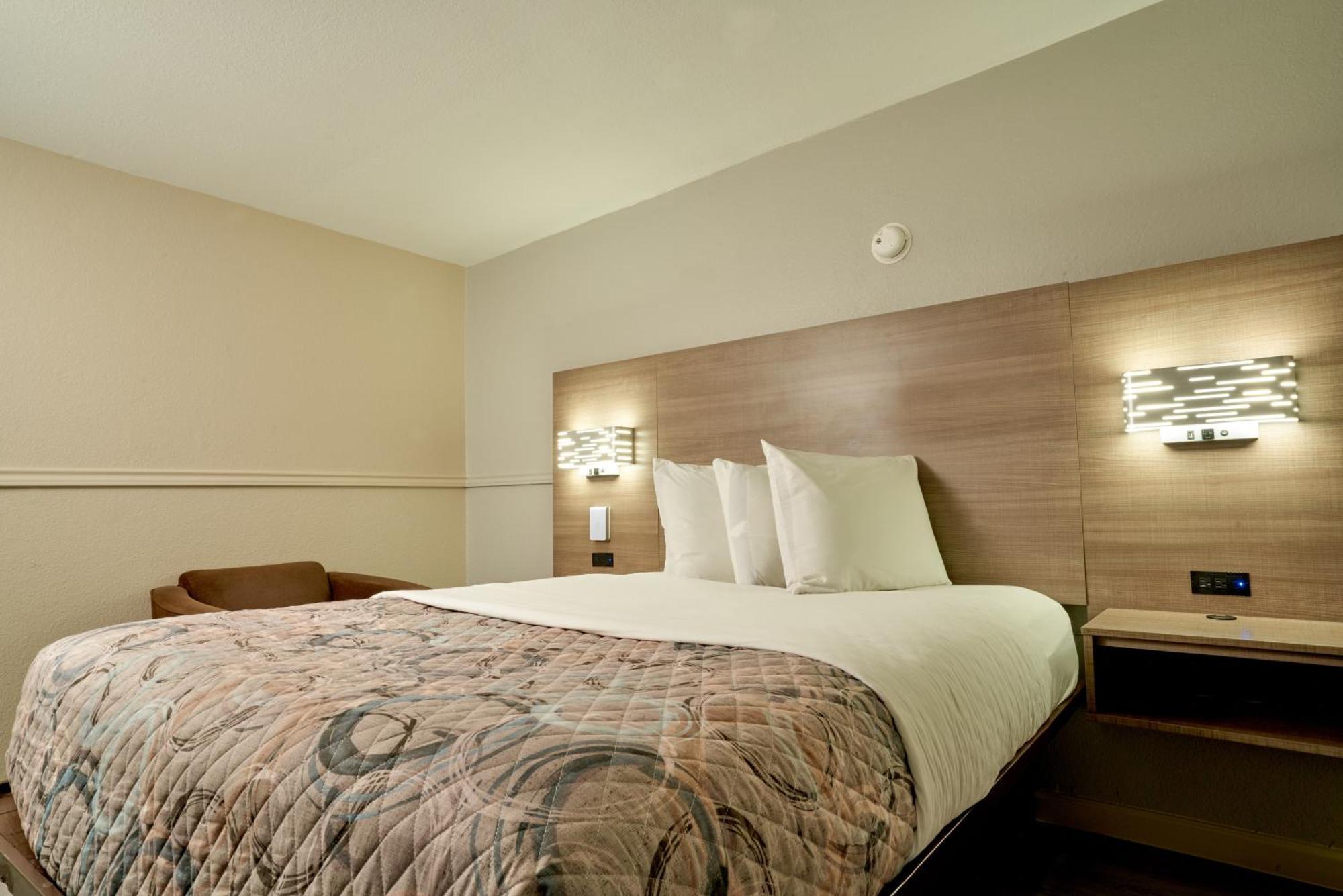 Queen Room - Disability Access