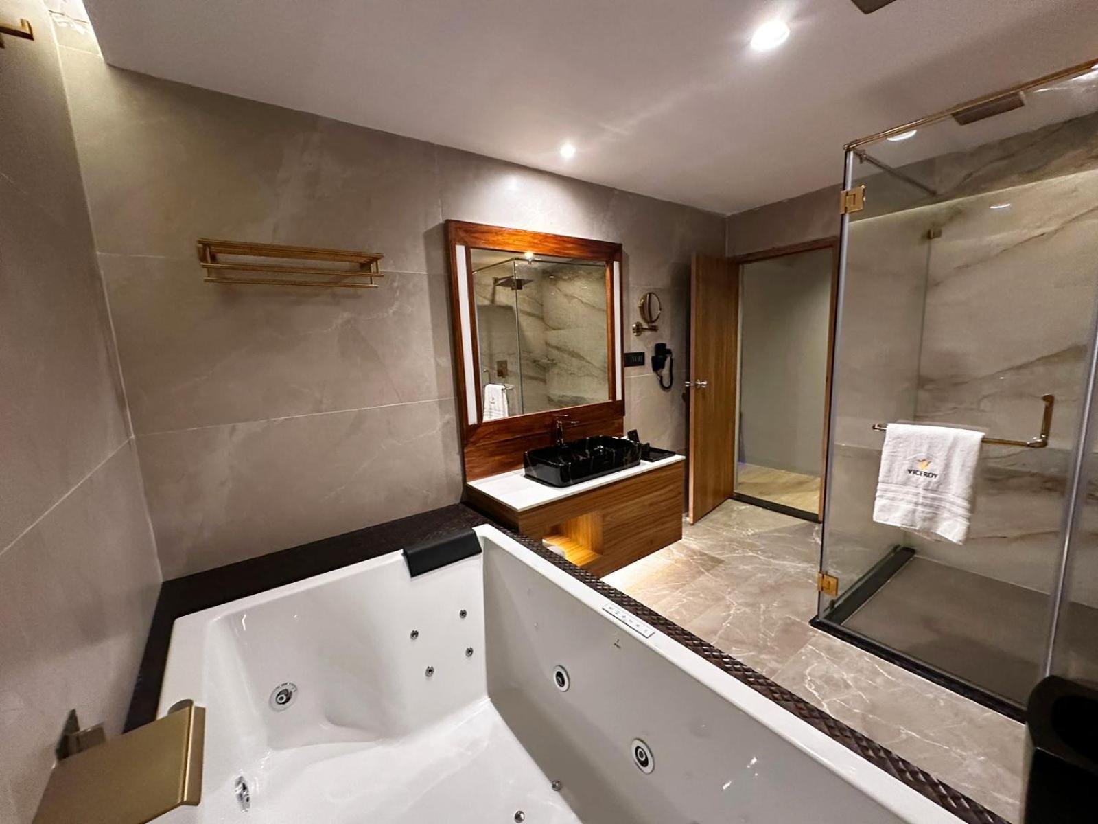 Luxury Mountain View Jacuzzi Stone Cottage