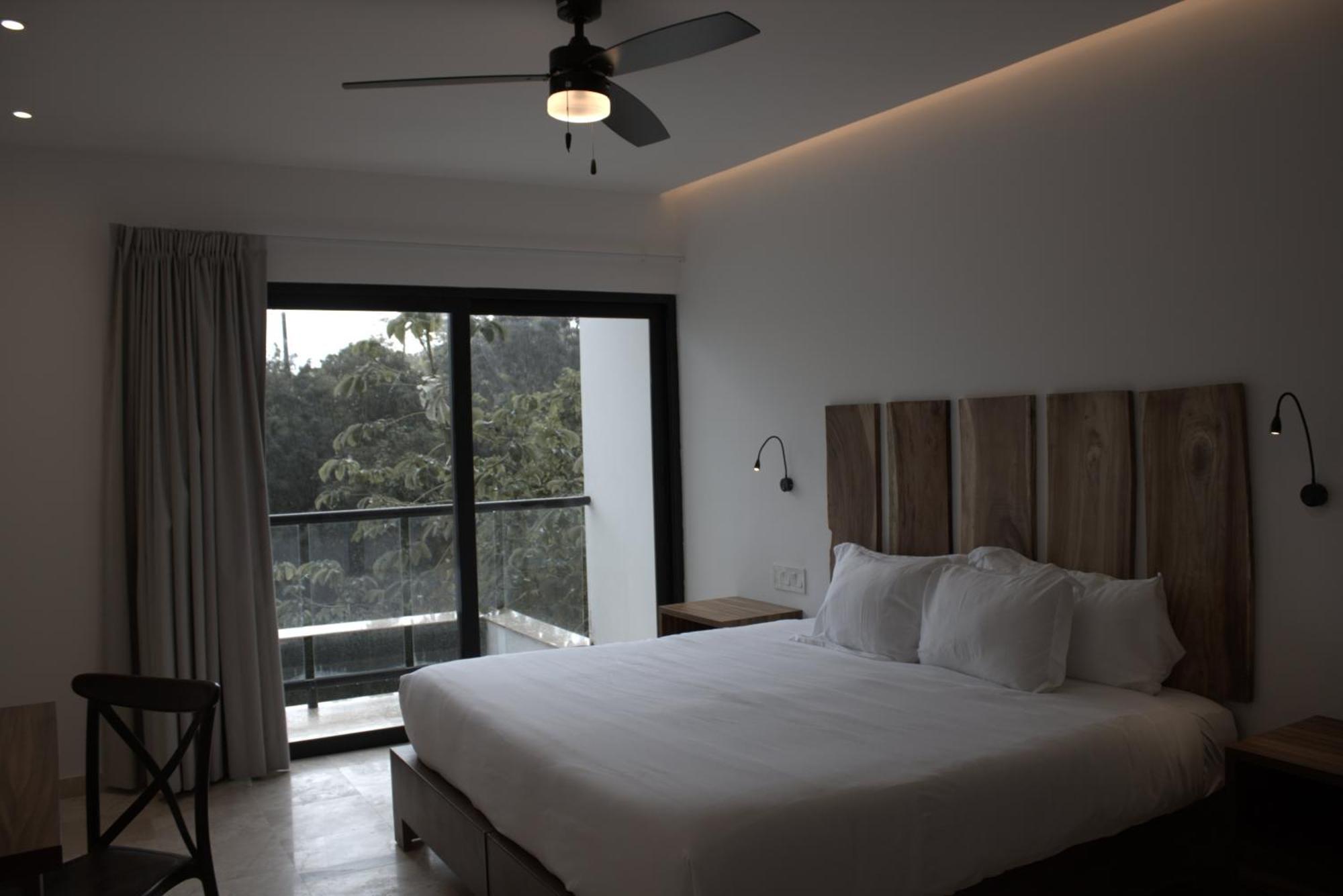 One-Bedroom Apartment with City View